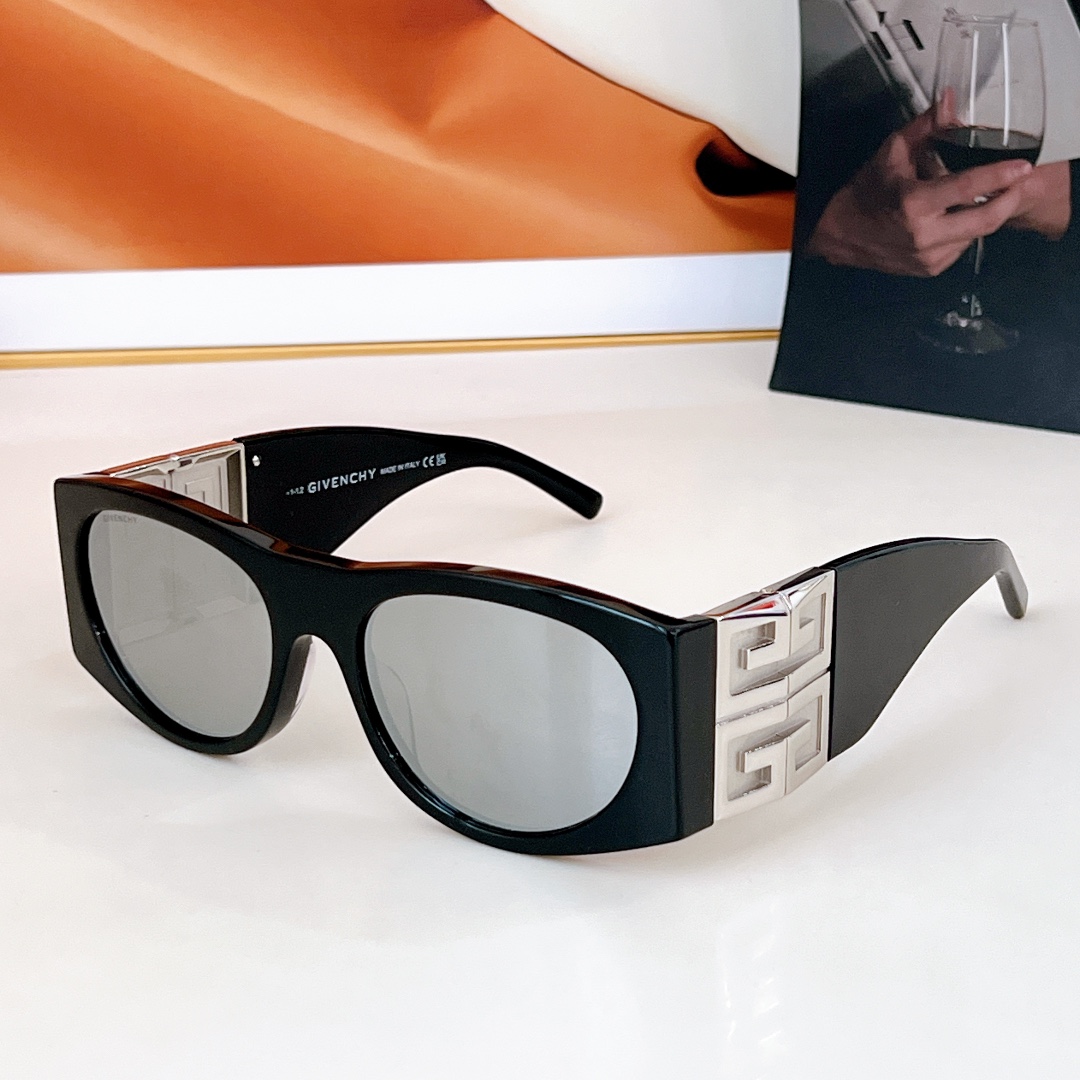  Givench*.4G系列
· 一体式鼻托 gv40028I
徽标五金镜腿 logo金属铰链
重工打造