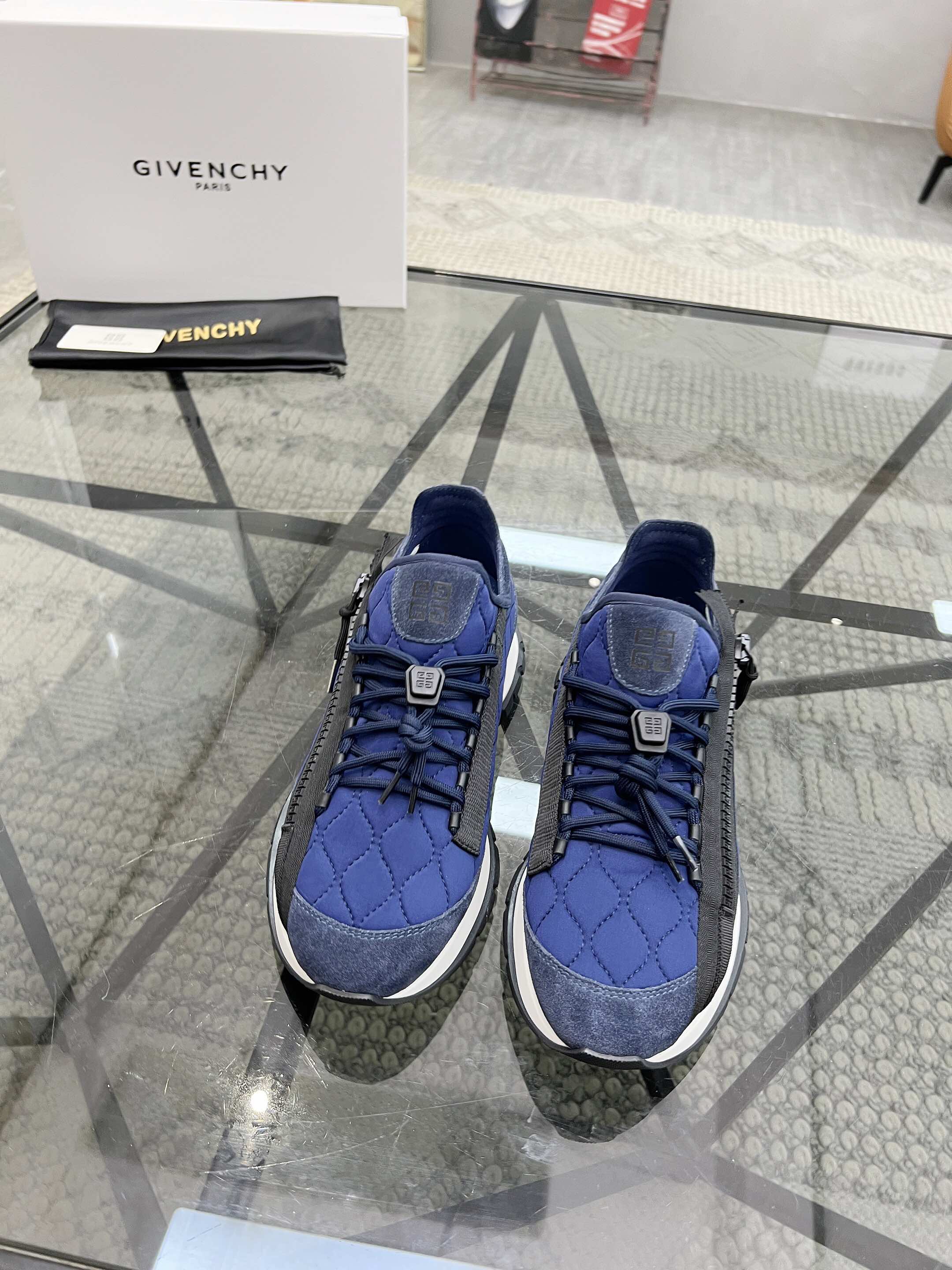 NO:221966,Brand GIVENCHY Color Original Color Number 38-44 Customized 45.46 Price Material Givenchy Top-grade Original Product!  The upper of the high-quality sports shoes is made of cowhide spliced ​​fabric, cowhide inner, cowhide footbed, original outsole, fashionable, simple and elegant style, versatile, Givenchy casual shoes, given, given, given, sneakers, cowhide19860909品牌GIVENCHY 颜色 原版配色 码数38-44定做45.46 价格 材质纪梵希顶级·原单货！精品好货运动鞋鞋面采用牛皮拼接布面料牛皮内里 牛皮垫脚 原版大底 版型时尚简洁大方 百搭款,纪梵希休闲鞋,givenchy,givenchy,sneakers,cowhide,Men's shoes