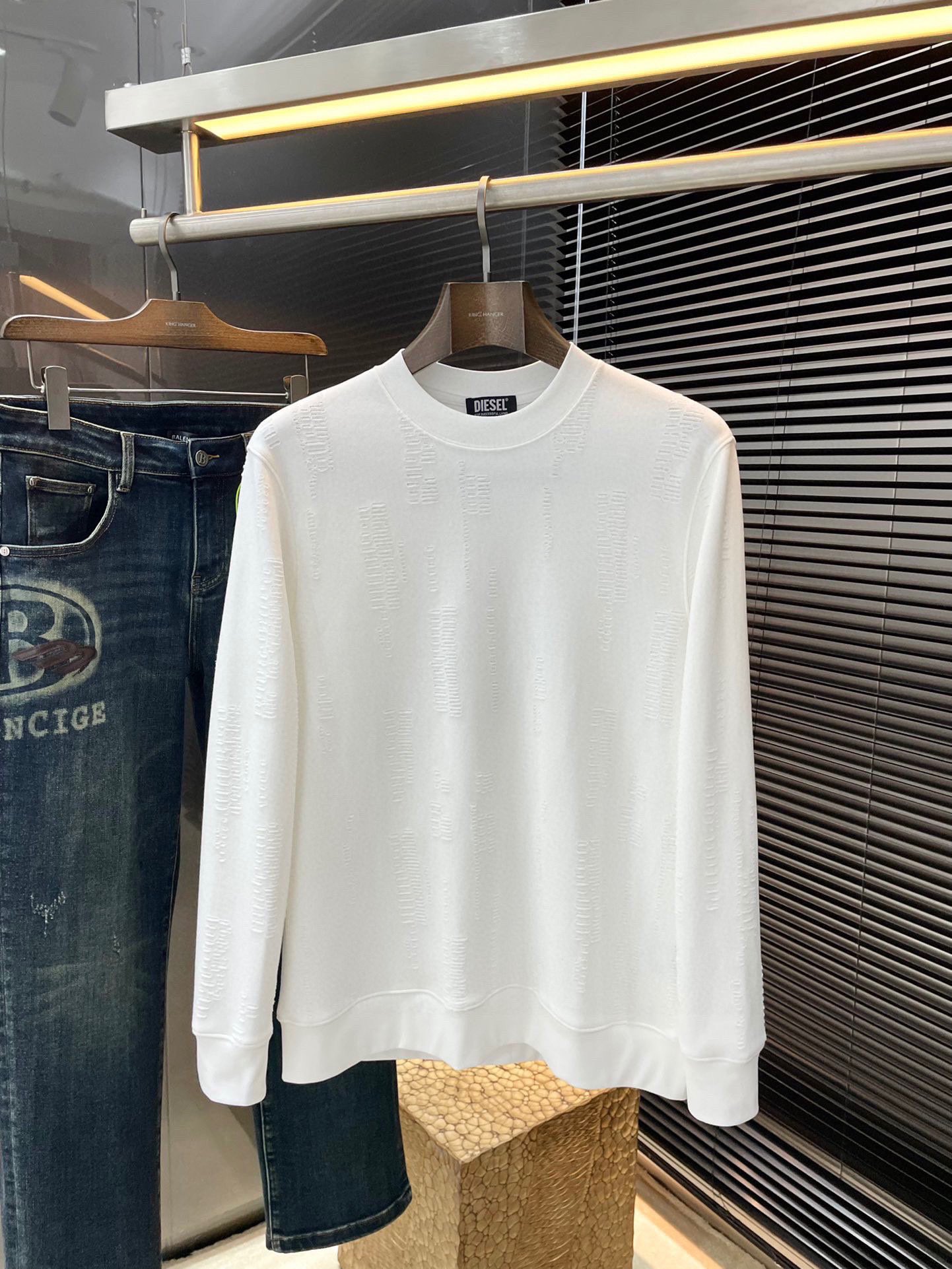 NO:126038,DIESEL (Disai) Spring 2025 new style, the latest hoodie for the counter. The original version is casual and versatile, casual and lazy, customized original double-sided Korean cotton fabric, full of comfort. High-end and atmospheric, does the flavor of spring have? First choice. Code M-3XL Purchase Level..., hoodie, sweatshirts, alexander wang19860909DIESEL（迪赛） 2025春季新款,专柜最新卫衣 原版版型上身休闲百搭、随性慵懒范,定制原版双面韩棉面料,舒适感爆棚.高端大气,春天的味道有没有,首选 .码数M-3XL 代购级别……,,hoodie,sweatshirts,alexander wang,Men's clothing