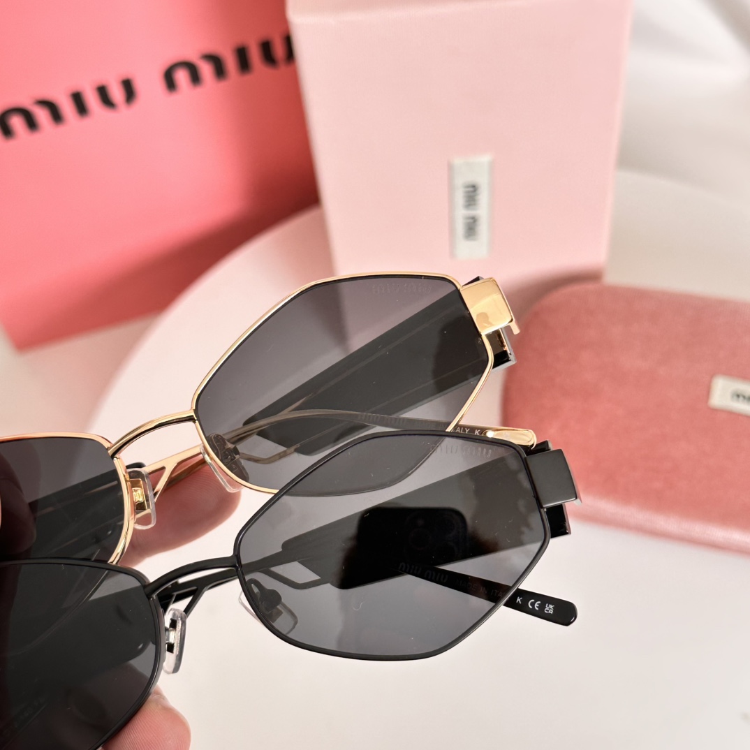 - Foto de detalle SMU5689TS