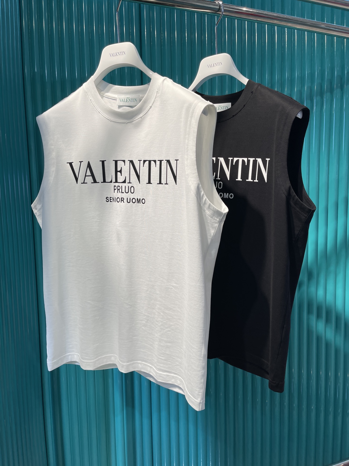 NO:125928,Valentino-2025 high-quality Tianshi cotton T-shirt printing, size 48-56, valentino, tees, t-shirt, alexander wang19860909华伦天奴-2025高品质天丝棉T恤印花款,48-56码,,valentino,tees，t-shirt,alexander wang,Men's clothing