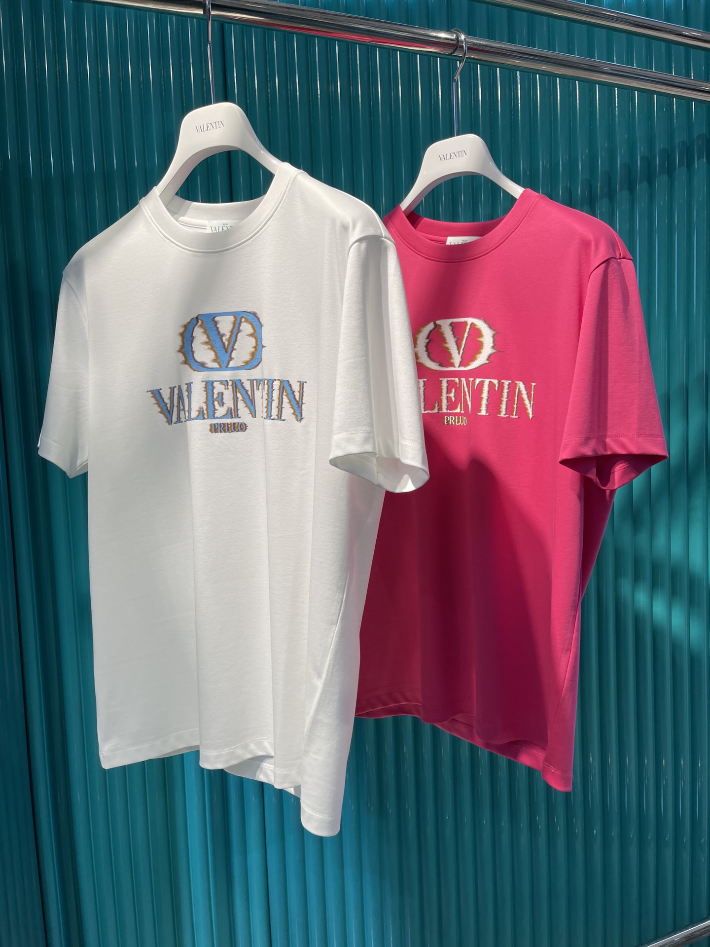 NO:125924,Valentino-2025 high-quality tin silk cotton T-shirt wear style, size 48-56, valentino, tees, t-shirt, alexander wang19860909华伦天奴-2025高品质天丝棉T恤搭穿款,48-56码,,valentino,tees，t-shirt,alexander wang,Men's clothing