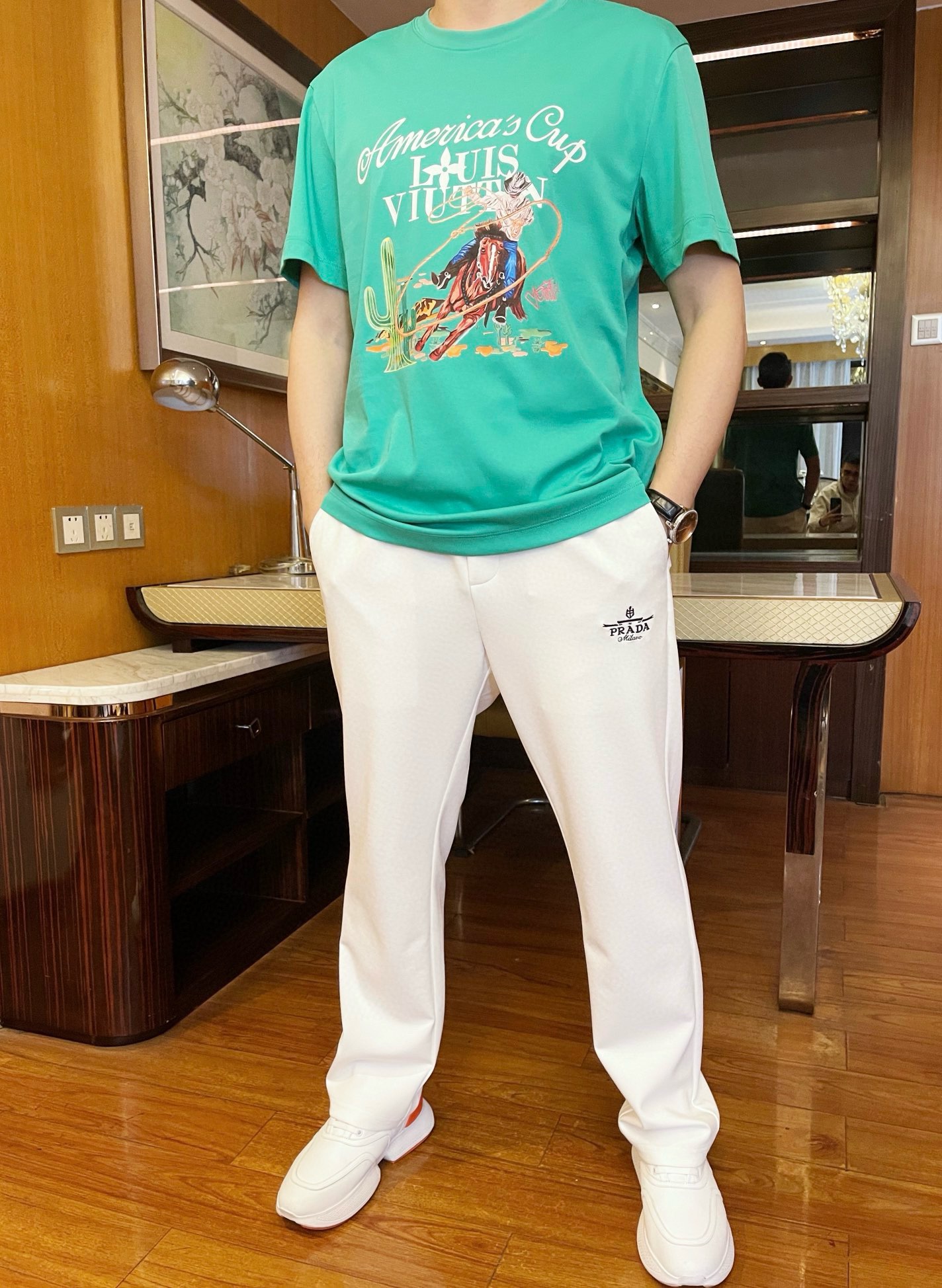 NO:125934,Prada-2025 counter latest hot casual pants are shipped, and European and American counters are on sale simultaneously!  Selected Italian imported fine cotton fabrics with straight-tube foot-closing design, exquisite logo under the front pocket and iron marks on the back pocket highlight fashion. You are definitely worthy of having it. Number 29-38 (model 173/130 wears 31, with Hong Kong Lane Crawford gift box packaging), prada, alexander wang19860909普拉达-2025专柜最新爆款休闲裤出货 欧美专柜同步发售！精选意大利进口精棉面料搭配直筒收脚设计,前袋下的精致logo和后口袋品牌铁标彰显时尚 您绝对值得拥有.码数29-38（模特173/130穿31,配香港连卡佛礼盒包装）,,prada,alexander wang,Men's clothing