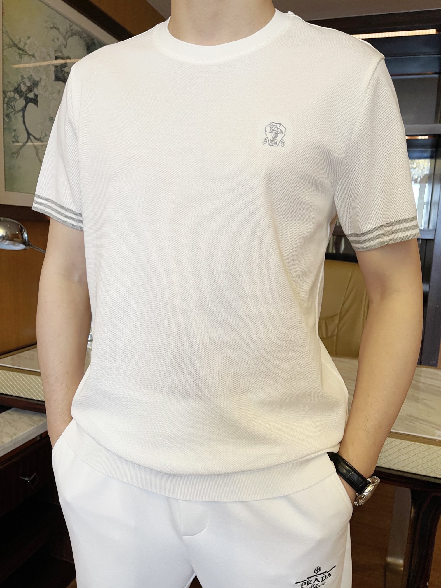 NO:125935,BC-2025 counter latest hot T-shirt shipment, hot-selling items in European and American counters!  Selected Italian imported Zhu Di cotton fabrics with the latest designs, the unique brand logo on the chest highlights the fashion, and the upper body effect can be seen. Number of codes 48-56 (model 173/130 wears 48 with Hong Kong Lane Crawford gift box packaging), tees, t-shirt, alexander wang19860909BC-2025专柜最新爆款t恤出货 欧美专柜热销单品！精选意大利进口朱棣棉面料搭配最新的设计,胸前的独特品牌logo彰显时尚 上身效果看得见.码数48-56（模特173/130穿48配香港连卡佛礼盒包装）,,tees，t-shirt,alexander wang,Men's clothing