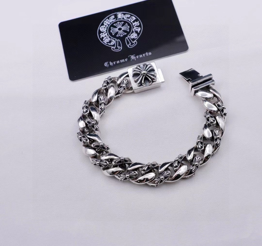 NO:114984,The counter quality [chrome hearts] classic cross bracelet focuses on high-end and resists inferior quality!  Different from the normal version!  20 -22cm, jewelry quality, chrome hearts, chrome hearts, bracelet19860909专柜精品【chrome Hearts克罗心】经典十字架手链 专注高端,抵制劣质！区别于普通版本！20 -22cm,饰品精品,chrome hearts,chrome hearts,bracelet,Jewelry