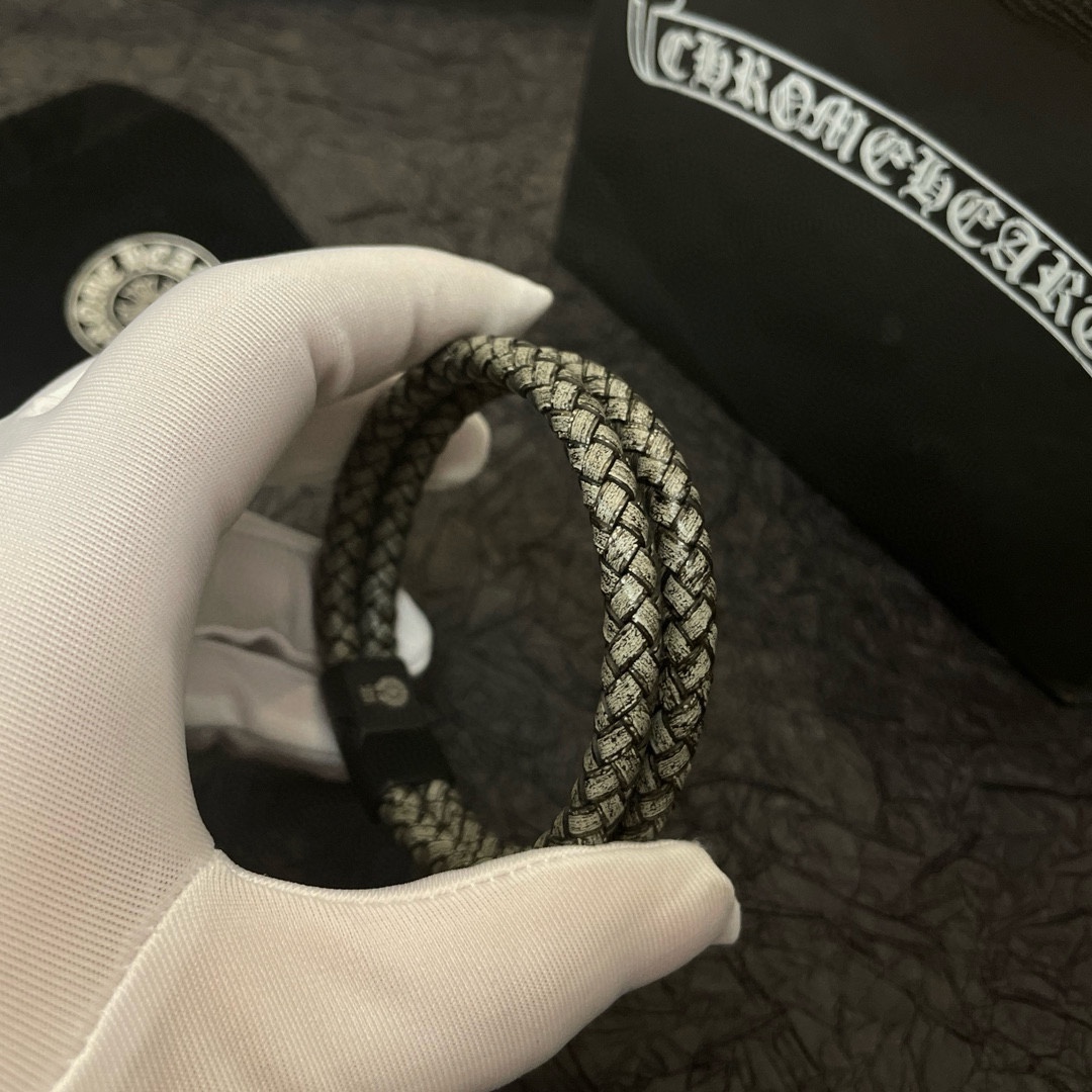 NO:106116,Chrome He@rts The same snake-patterned leather rope bracelet in Crowxin counter~ Authentic opening model trendy and fashion essentials for both men and women, couple styles same as rock punk silver style retro elements trendy and versatile official website same style, jewelry quality, chrome hearts, chrome hearts, bracelet19860909Chrome He@rts 克罗心专柜同款蛇纹皮绳手链～正品开模潮流时尚必备 男女均可佩戴 情侣款同款 摇滚朋克泰银风格 复古元素 潮流百搭 官网同款,饰品精品,chrome hearts,chrome hearts,bracelet,Jewelry