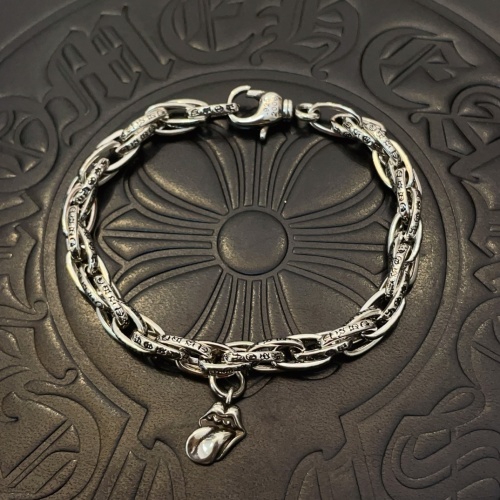 Bracelet Chrome Hearts Croix et Pendentif Lèvres, Argent Vieilli, Édition Limitée 1 Bracelet Chrome Hearts Croix et Pendentif Lèvres, Argent Vieilli, Édition Limitée
