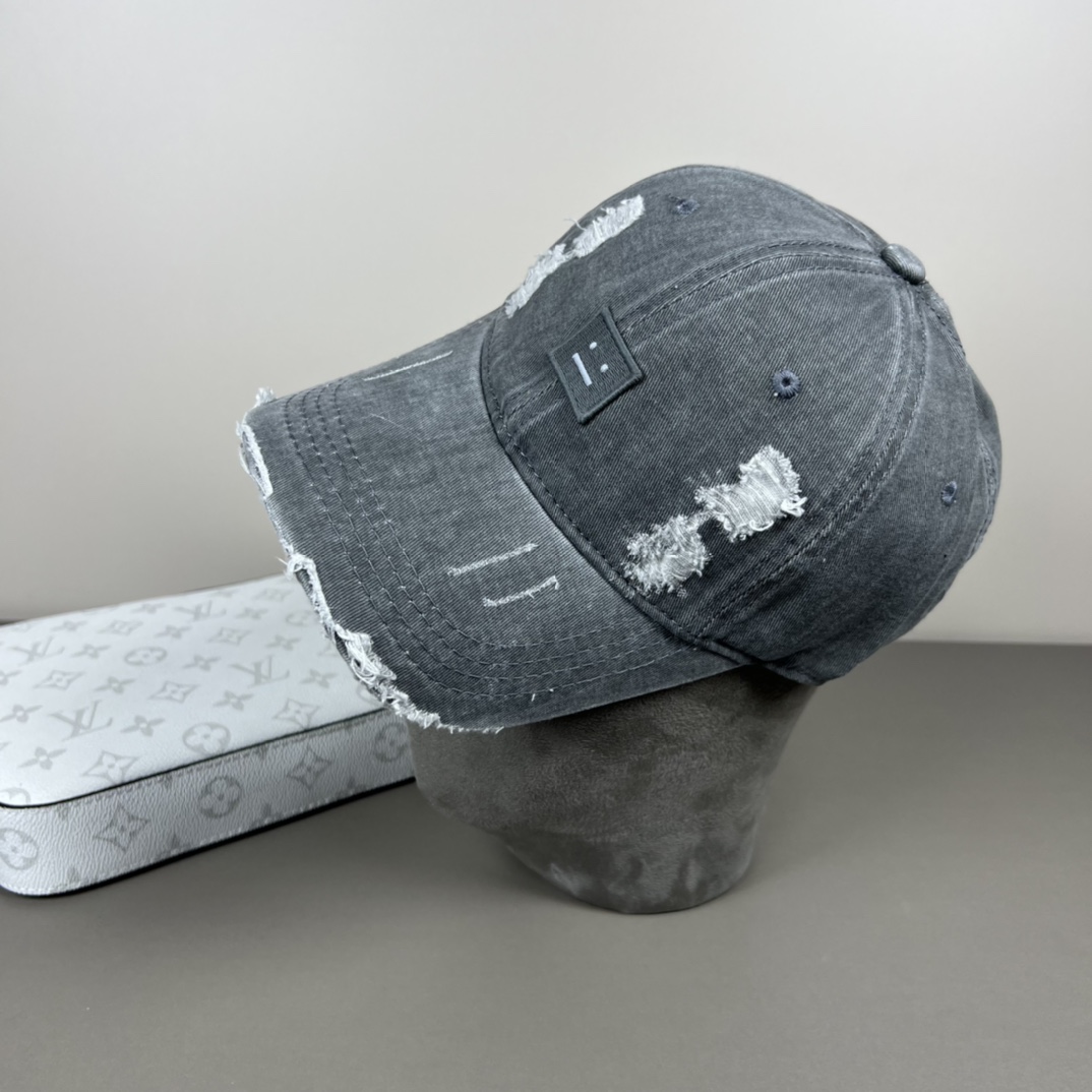 NO:223326,Acne Studios Smiley Baseball Caps for Men and Women!  !  Its material is a special custom material, made of dense cotton and then washed twice to achieve breathability!  The design is simple and elegant, the brand logo of smiley face, customer-supplied material, soft, can be folded casually in the bag, super super convenient. It is not too picky to match, the same style as men and women, it looks very good when worn~ boys are handsome, girls sincerely recommend it to everyone! Hats, straw hats, fisherman hats, baseball hats, knitted hats, hats, acne studios, dior, espadrilles, hats19860909Acne Studios 笑脸棒球帽 男女同款 ！！ 它的料子是特殊定制料,选用密实的棉制成经过两次水洗工艺,才能到达透气性！ 设计简约大方,笑脸品牌徽标,客供材质～软软的,可以随性的折叠放在包包里,超级超级方便的.搭配也不会太挑,男女同款～戴起来都很好看～男生帅气,女生减龄诚意推荐给大家!帽子草帽渔夫帽棒球帽针织帽,帽子,acne studios,dior,espadrilles,hats,hat