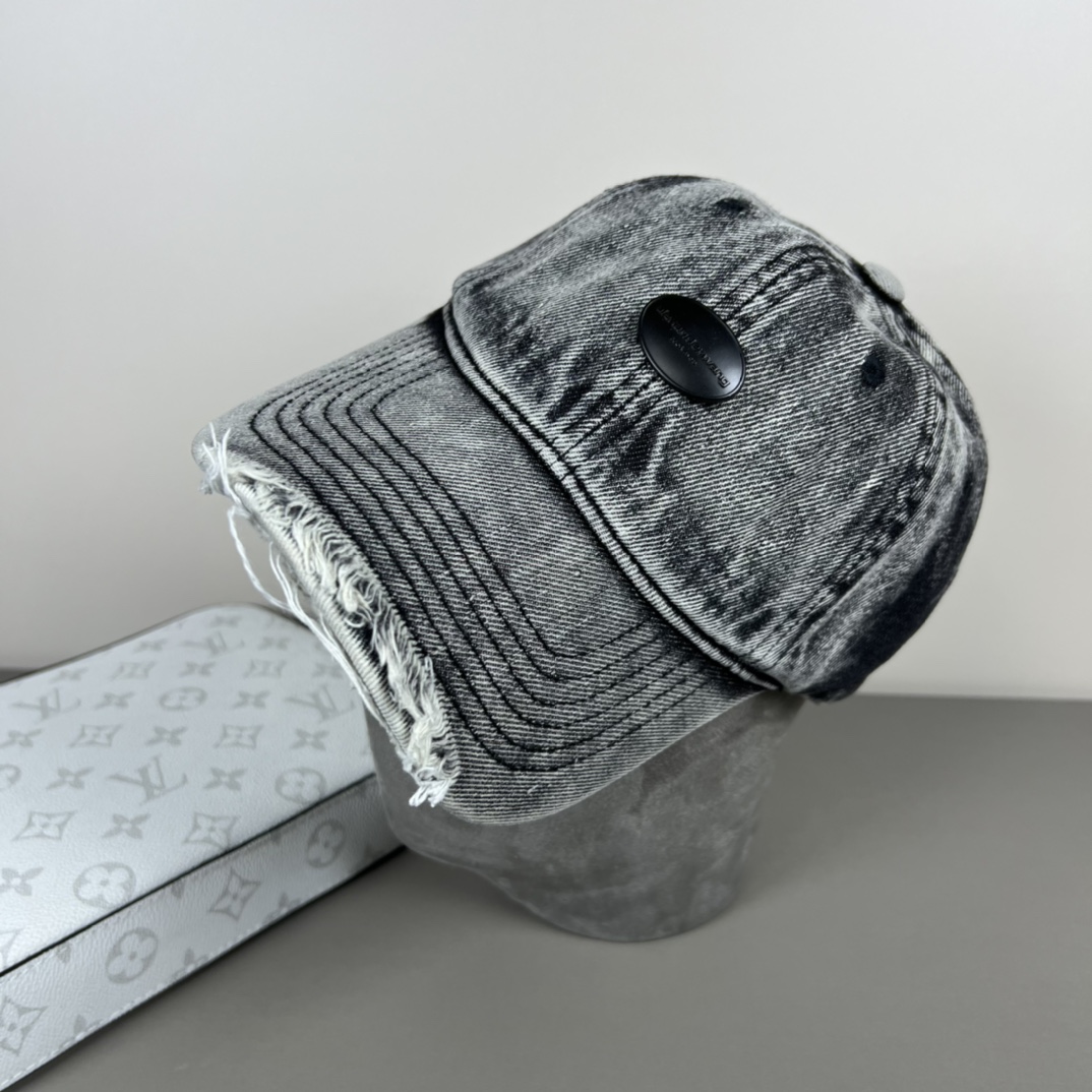 “New Alexanderwang Baseball Caps: High-End Unisex Design for a Stylish Look!” - 图片 1