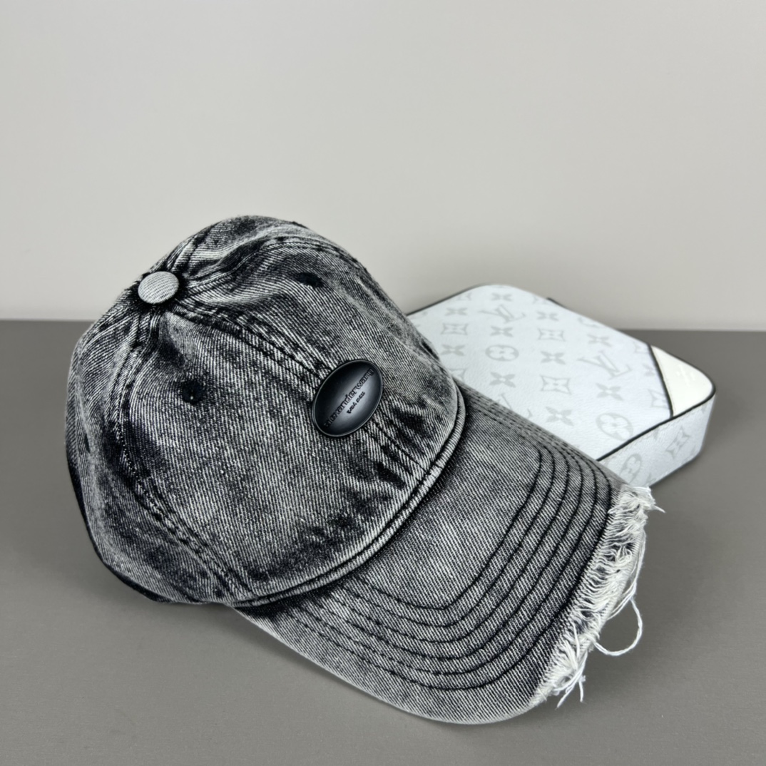 “New Alexanderwang Baseball Caps: High-End Unisex Design for a Stylish Look!” - 图片 9
