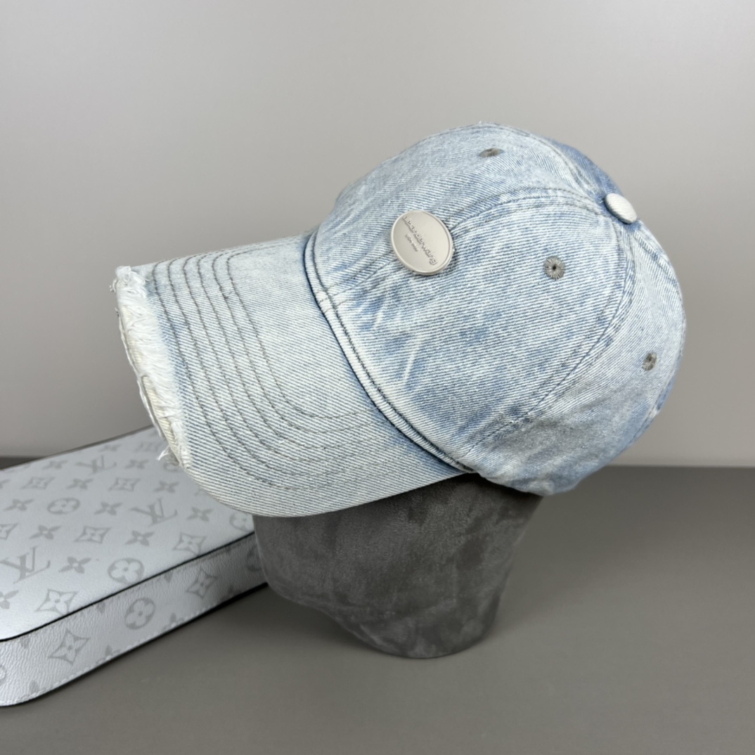 “New Alexanderwang Baseball Caps: High-End Unisex Design for a Stylish Look!” - 图片 3