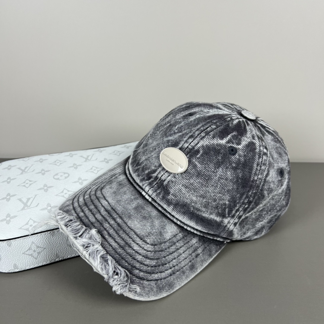 “New Alexanderwang Baseball Caps: High-End Unisex Style in Heavy Workmanship!” - 图片 4