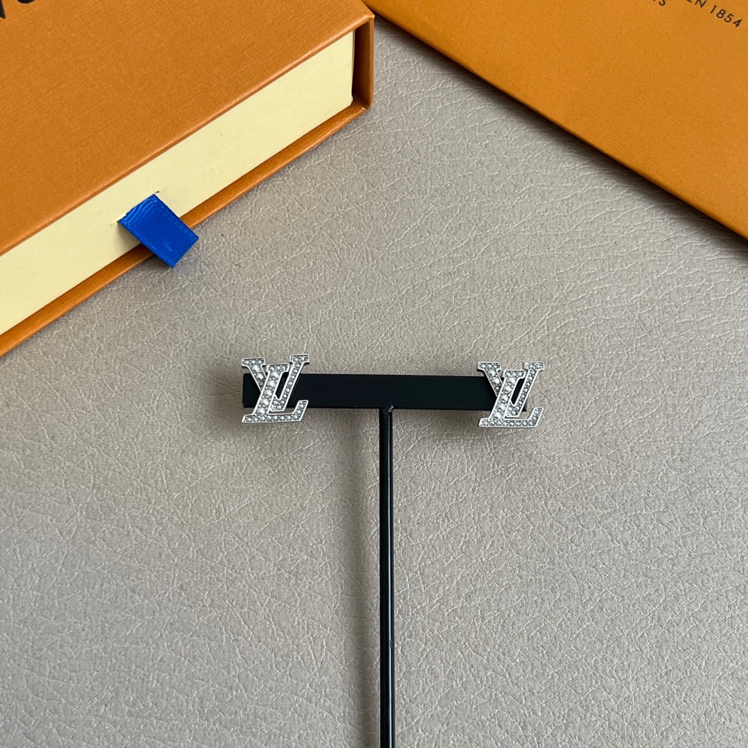 Louis Vuitton LV Stud Earrings - Fashionable and High-Quality Accessory 3 i1740847514 2159 5