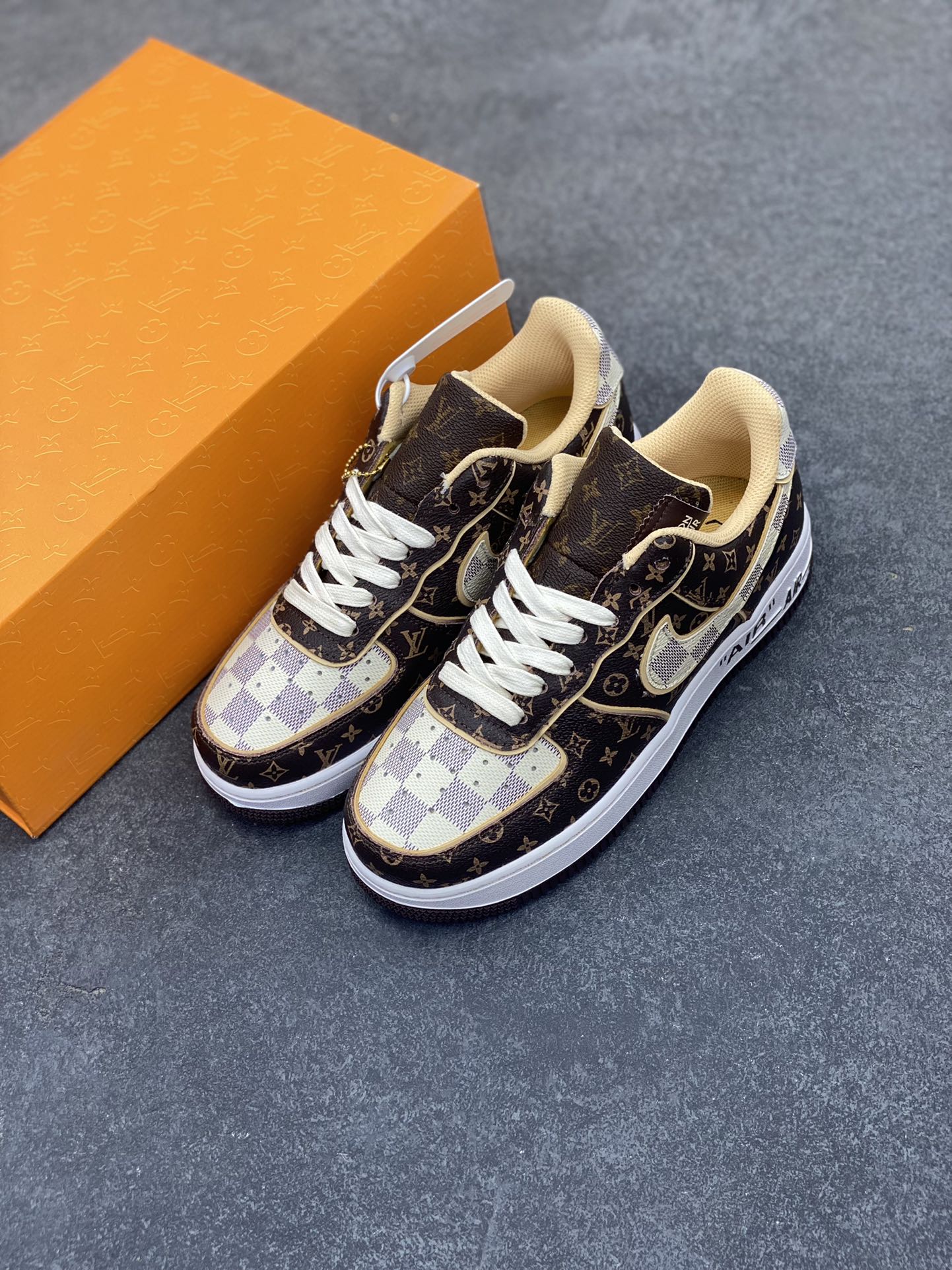 图片[8]-福利特价 NK Air Force 1 空军一号 LV联名 原楦头原纸板 打造纯正空军版型#专注外贸渠道 全掌内置蜂窝气垫 #原盒配件 原厂中底钢印、拉帮完美 货号：DJ4631-200 尺码：36 36.5 37.5 38 38.5 39 40 40.5 41 42 42.5 43 44 44.5 45-选品中心