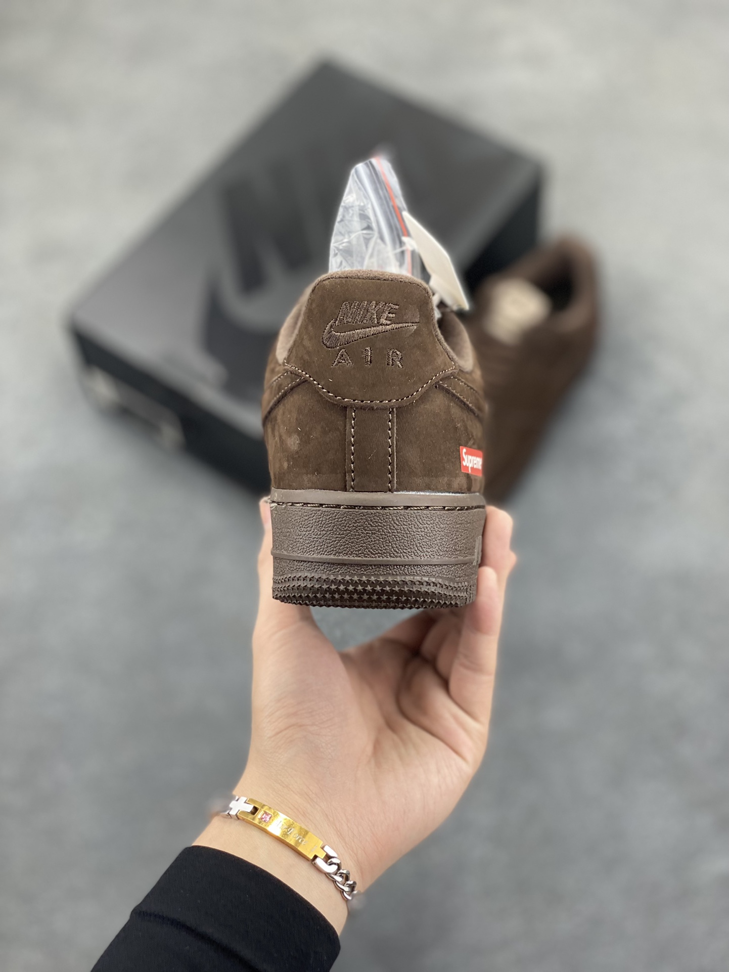 图片[4]-福利特价 Air Force 1 Nike Low SUPERME联名 原楦头原纸板 打造纯正空军版型 专注外贸渠道 全掌内置蜂窝气垫 #原盒配件 原厂中底钢印、拉帮完美 货号：CU9225-200 尺码：36 36.5 37.5 38 38.5 39 40 40.5 41 42 42.5 43 44 44.5 45-选品中心