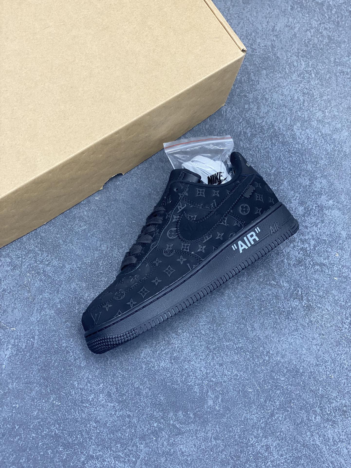 图片[7]-福利特价 NK Air Force 1 空军一号 LV联名 原楦头原纸板 打造纯正空军版型#专注外贸渠道 全掌内置蜂窝气垫 #原盒配件 原厂中底钢印、拉帮完美 货号：1A9VD7 尺码：36 36.5 37.5 38 38.5 39 40 40.5 41 42 42.5 43 44 44.5 45-选品中心