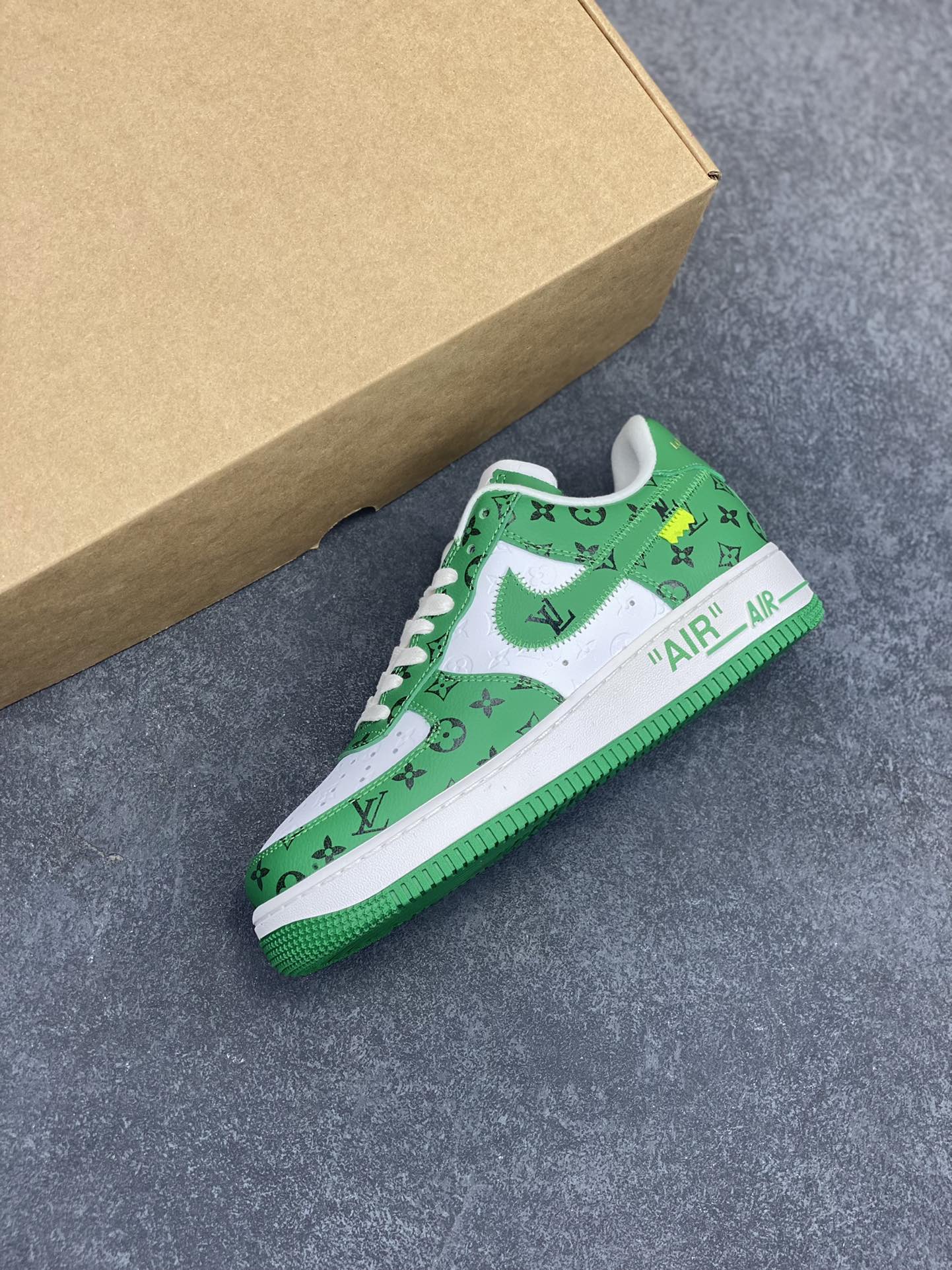 图片[7]-福利特价 NK Air Force 1 空军一号 LV联名 原楦头原纸板 打造纯正空军版型#专注外贸渠道 全掌内置蜂窝气垫 #原盒配件 原厂中底钢印、拉帮完美 货号：1A9V9V 尺码：36 36.5 37.5 38 38.5 39 40 40.5 41 42 42.5 43 44 44.5 45-选品中心