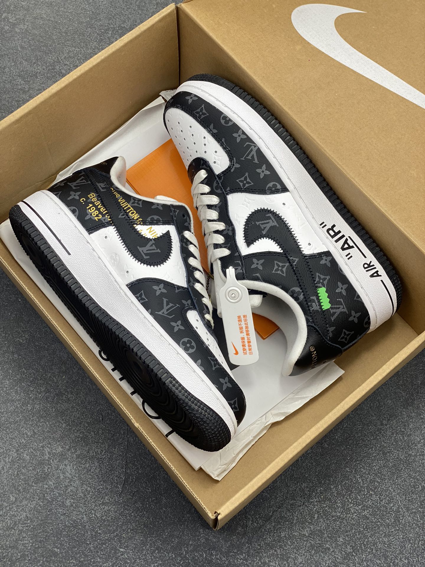 图片[9]-福利特价 NK Air Force 1 空军一号 LV联名 原楦头原纸板 打造纯正空军版型#专注外贸渠道 全掌内置蜂窝气垫 #原盒配件 原厂中底钢印、拉帮完美 货号：1A9VD02 尺码：36 36.5 37.5 38 38.5 39 40 40.5 41 42 42.5 43 44 44.5 45-选品中心