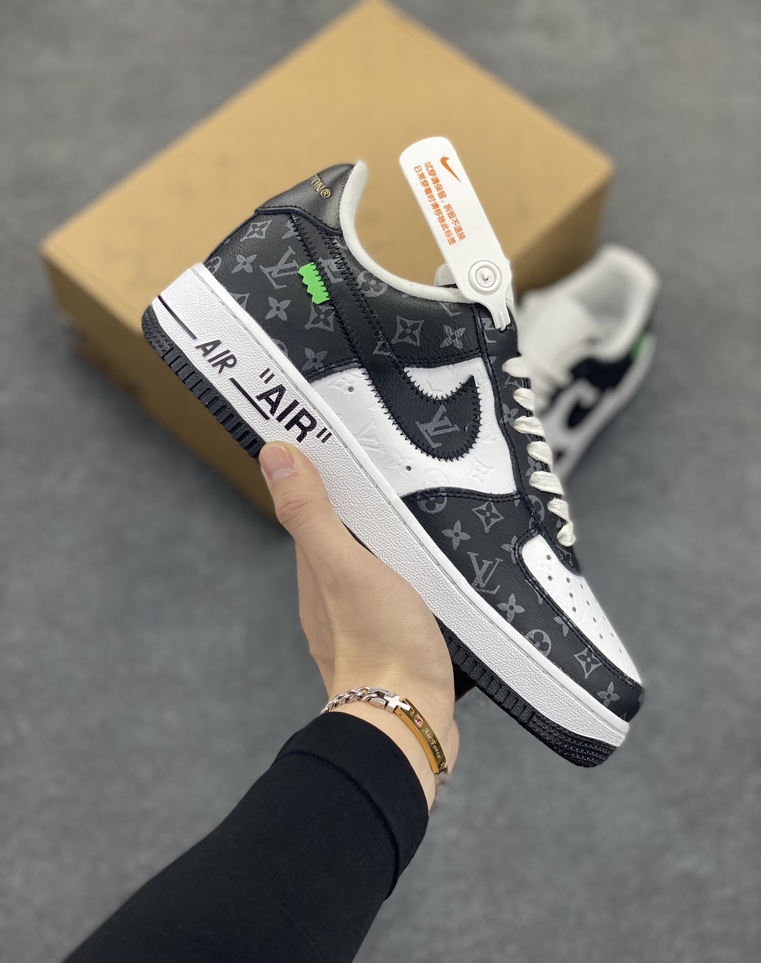 福利特价 NK Air Force 1 空军一号 LV联名 原楦头原纸板 打造纯正空军版型#专注外贸渠道 全掌内置蜂窝气垫 #原盒配件 原厂中底钢印、拉帮完美 货号:1A9VD02 尺码:36 36.5 37.5 38 38.5 39 40 40.5 41 42 42.5 43 44 44.5 45-选品中心