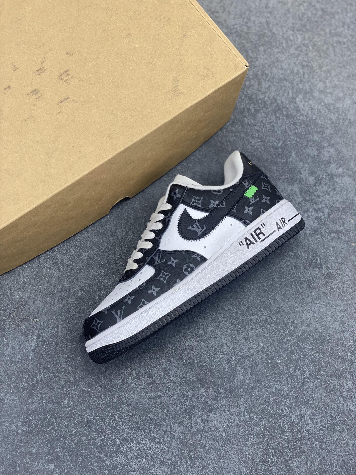 图片[7]-福利特价 NK Air Force 1 空军一号 LV联名 原楦头原纸板 打造纯正空军版型#专注外贸渠道 全掌内置蜂窝气垫 #原盒配件 原厂中底钢印、拉帮完美 货号：1A9VD02 尺码：36 36.5 37.5 38 38.5 39 40 40.5 41 42 42.5 43 44 44.5 45-选品中心
