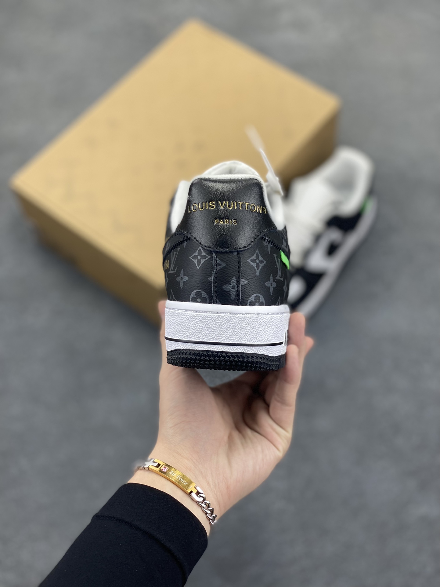 图片[4]-福利特价 NK Air Force 1 空军一号 LV联名 原楦头原纸板 打造纯正空军版型#专注外贸渠道 全掌内置蜂窝气垫 #原盒配件 原厂中底钢印、拉帮完美 货号：1A9VD02 尺码：36 36.5 37.5 38 38.5 39 40 40.5 41 42 42.5 43 44 44.5 45-选品中心