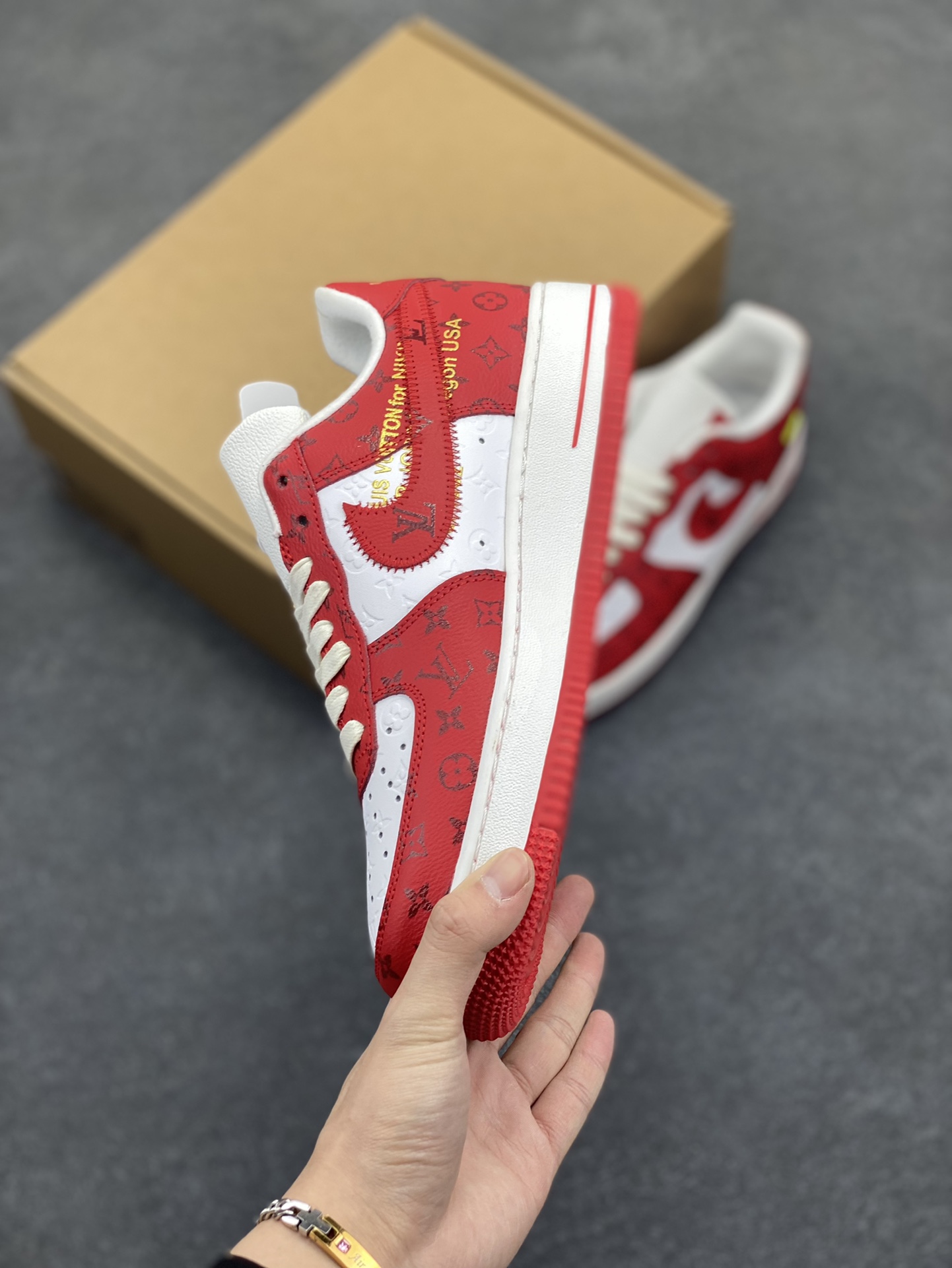 图片[3]-福利特价 NK Air Force 1 空军一号 LV联名 原楦头原纸板 打造纯正空军版型#专注外贸渠道 全掌内置蜂窝气垫 #原盒配件 原厂中底钢印、拉帮完美 货号：1A9VA7 尺码：36 36.5 37.5 38 38.5 39 40 40.5 41 42 42.5 43 44 44.5 45-选品中心