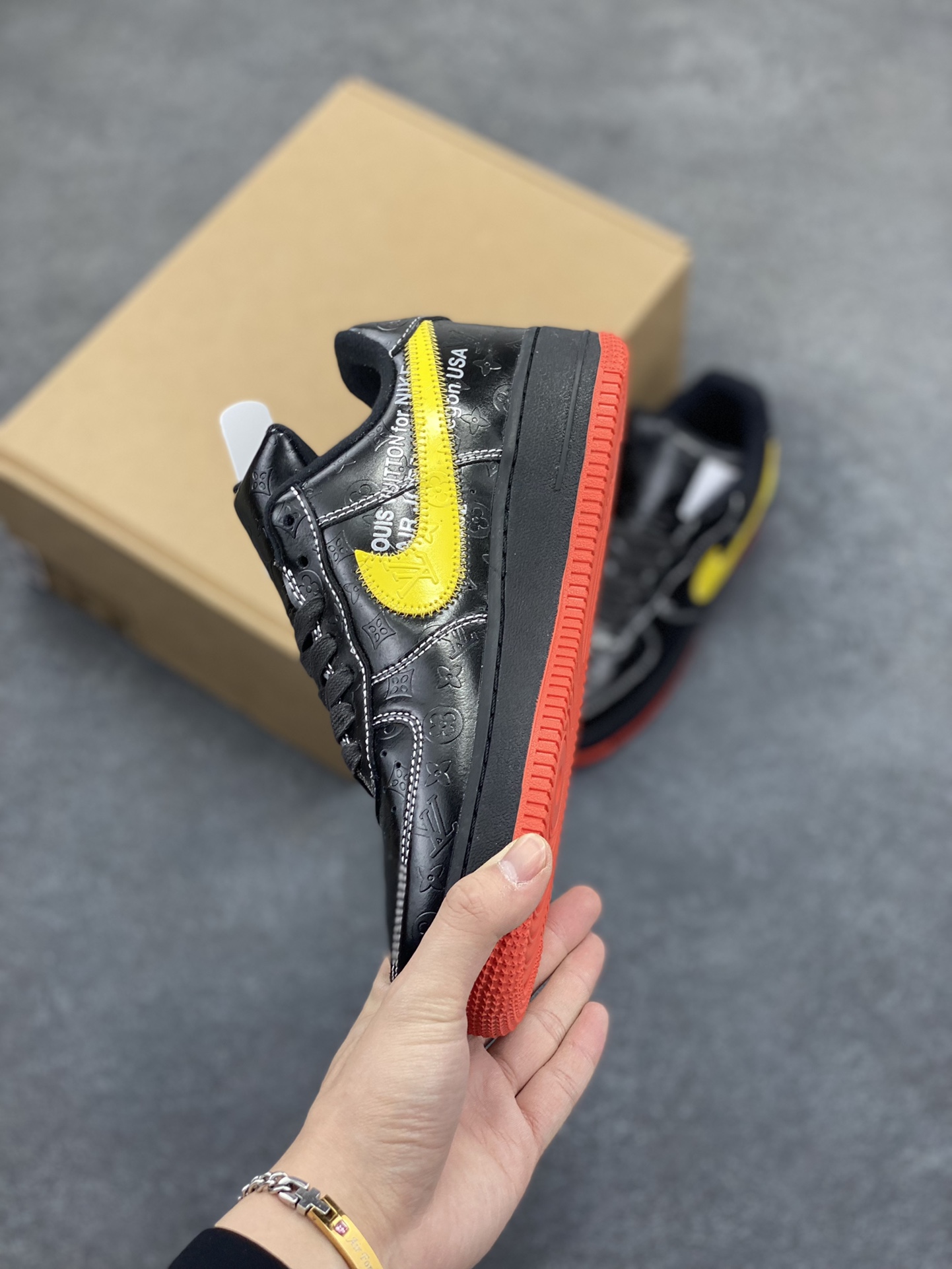 图片[3]-福利特价 NK Air Force 1 空军一号 LV联名 原楦头原纸板 打造纯正空军版型#专注外贸渠道 全掌内置蜂窝气垫 #原盒配件 原厂中底钢印、拉帮完美 货号：1A9VD01 尺码：36 36.5 37.5 38 38.5 39 40 40.5 41 42 42.5 43 44 44.5 45-选品中心