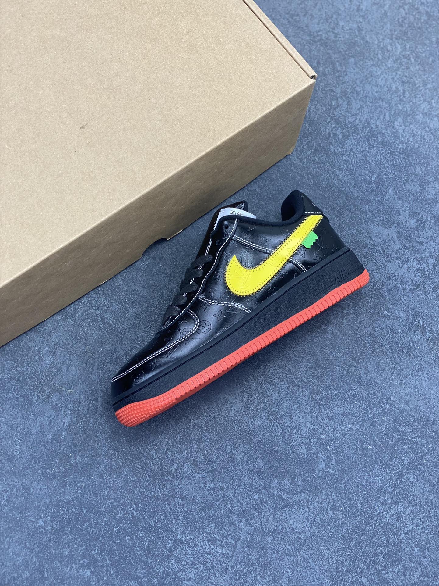 图片[7]-福利特价 NK Air Force 1 空军一号 LV联名 原楦头原纸板 打造纯正空军版型#专注外贸渠道 全掌内置蜂窝气垫 #原盒配件 原厂中底钢印、拉帮完美 货号：1A9VD01 尺码：36 36.5 37.5 38 38.5 39 40 40.5 41 42 42.5 43 44 44.5 45-选品中心