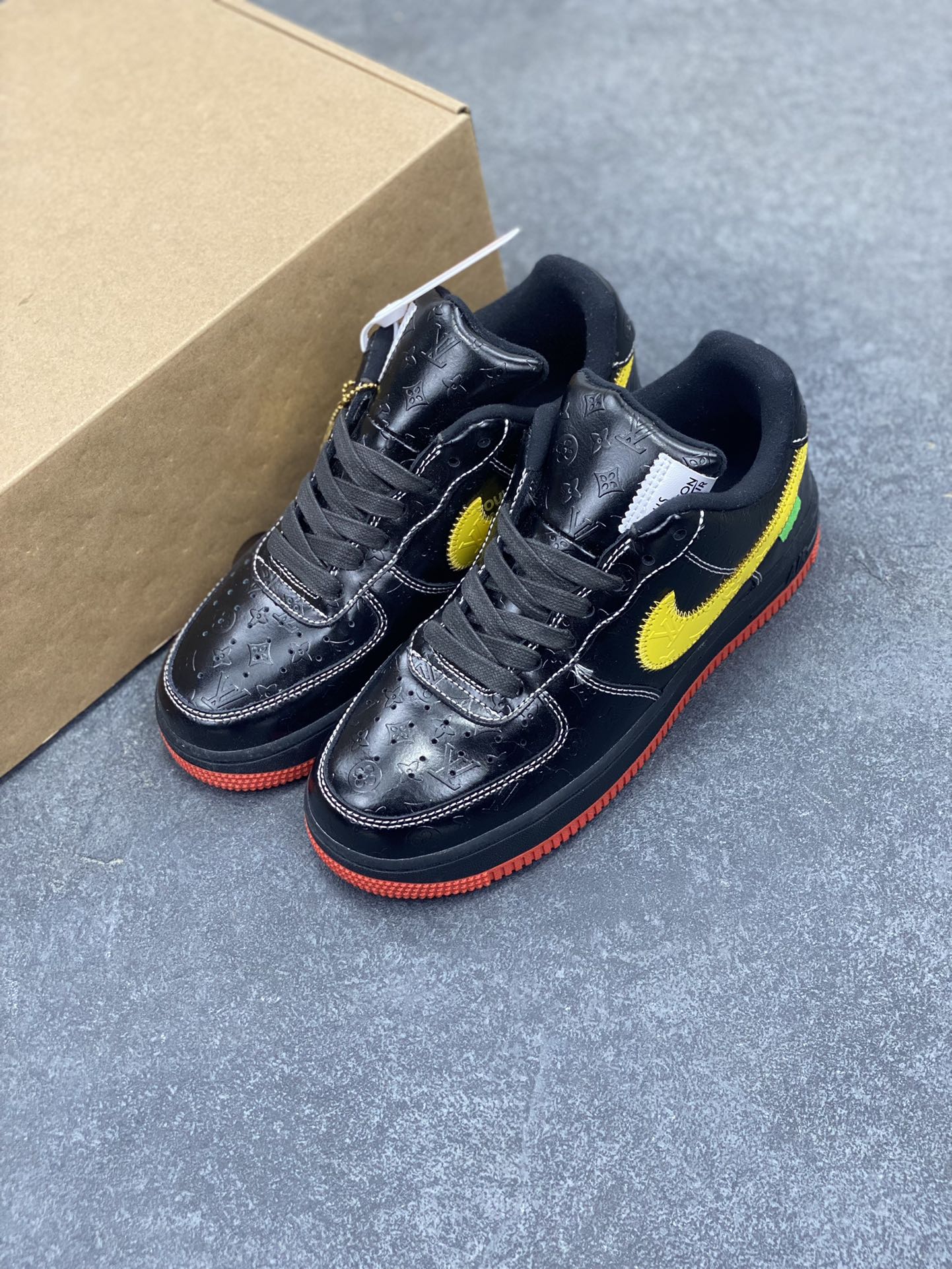 图片[8]-福利特价 NK Air Force 1 空军一号 LV联名 原楦头原纸板 打造纯正空军版型#专注外贸渠道 全掌内置蜂窝气垫 #原盒配件 原厂中底钢印、拉帮完美 货号：1A9VD01 尺码：36 36.5 37.5 38 38.5 39 40 40.5 41 42 42.5 43 44 44.5 45-选品中心