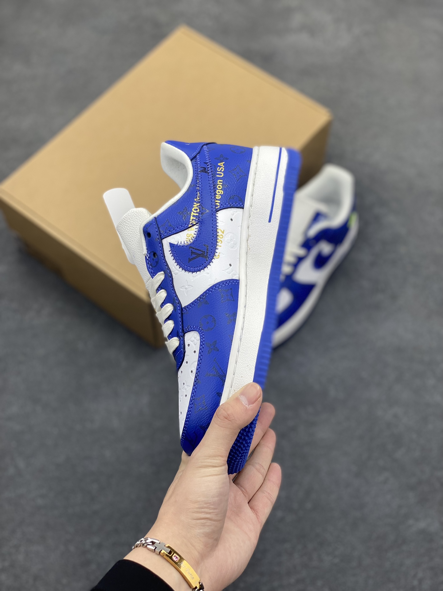 图片[3]-福利特价 NK Air Force 1 空军一号 LV联名 原楦头原纸板 打造纯正空军版型#专注外贸渠道 全掌内置蜂窝气垫 #原盒配件 原厂中底钢印、拉帮完美 货号：1A9VA0 尺码：36 36.5 37.5 38 38.5 39 40 40.5 41 42 42.5 43 44 44.5 45-选品中心