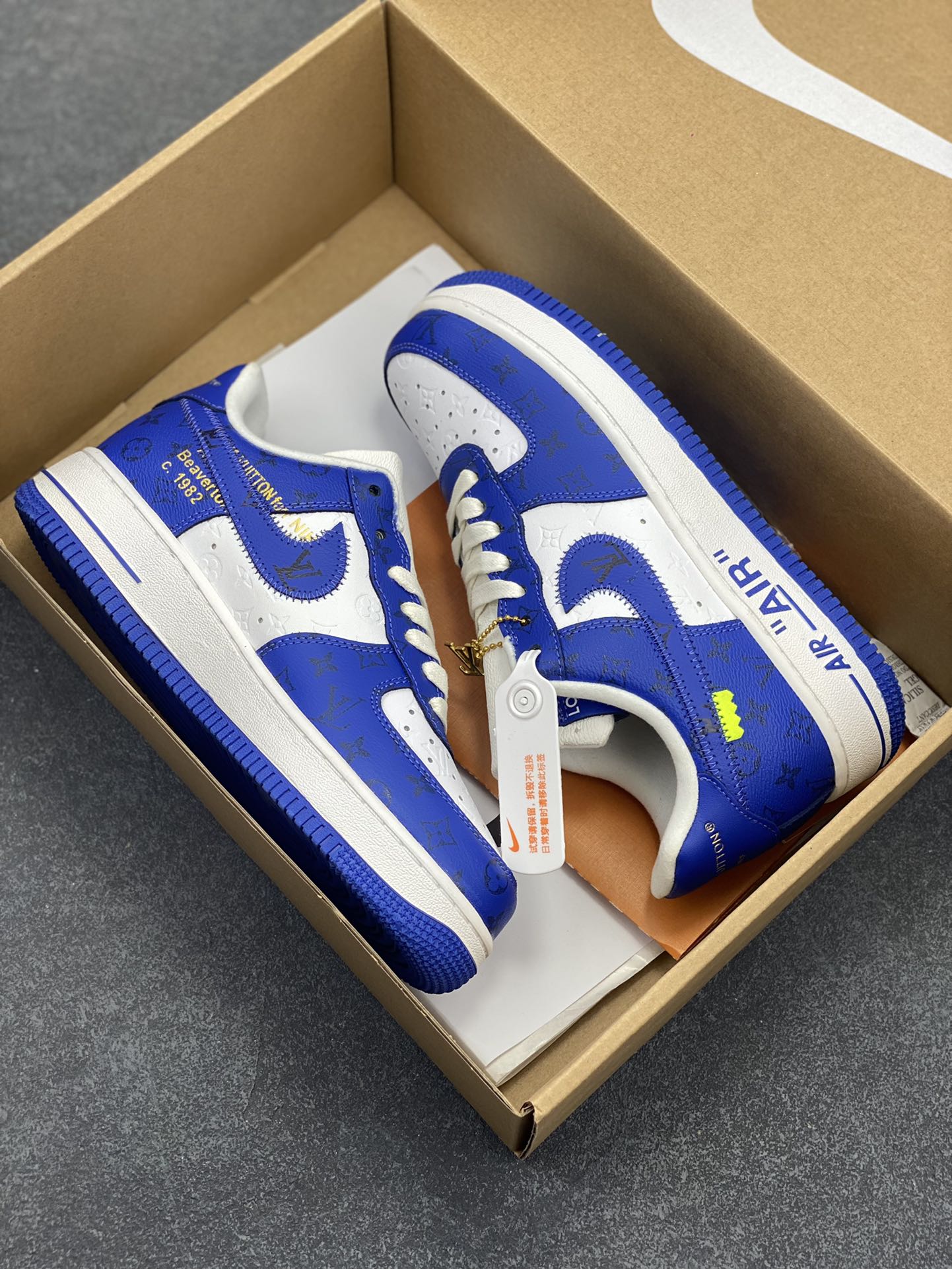 图片[9]-福利特价 NK Air Force 1 空军一号 LV联名 原楦头原纸板 打造纯正空军版型#专注外贸渠道 全掌内置蜂窝气垫 #原盒配件 原厂中底钢印、拉帮完美 货号：1A9VA0 尺码：36 36.5 37.5 38 38.5 39 40 40.5 41 42 42.5 43 44 44.5 45-选品中心