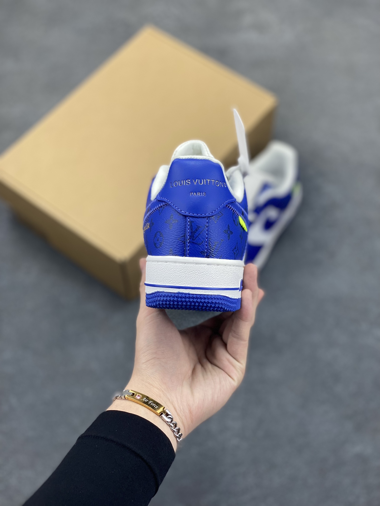 图片[4]-福利特价 NK Air Force 1 空军一号 LV联名 原楦头原纸板 打造纯正空军版型#专注外贸渠道 全掌内置蜂窝气垫 #原盒配件 原厂中底钢印、拉帮完美 货号：1A9VA0 尺码：36 36.5 37.5 38 38.5 39 40 40.5 41 42 42.5 43 44 44.5 45-选品中心