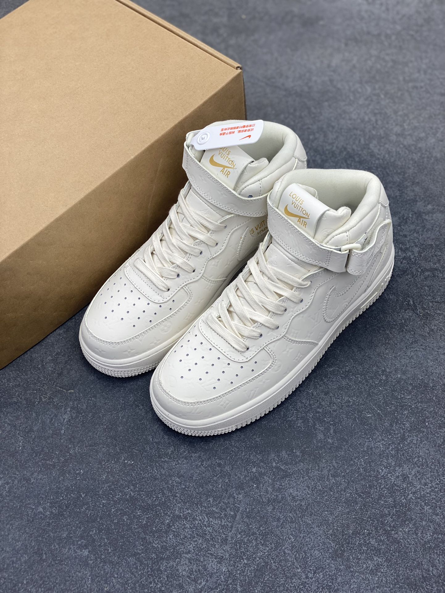 图片[8]-福利特价 NK Air Force 1 空军一号 LV联名 原楦头原纸板 打造纯正空军版型#专注外贸渠道 全掌内置蜂窝气垫 #原盒配件 原厂中底钢印、拉帮完美 货号：1A9V8Z 尺码：36 36.5 37.5 38 38.5 39 40 40.5 41 42 42.5 43 44 44.5 45-选品中心