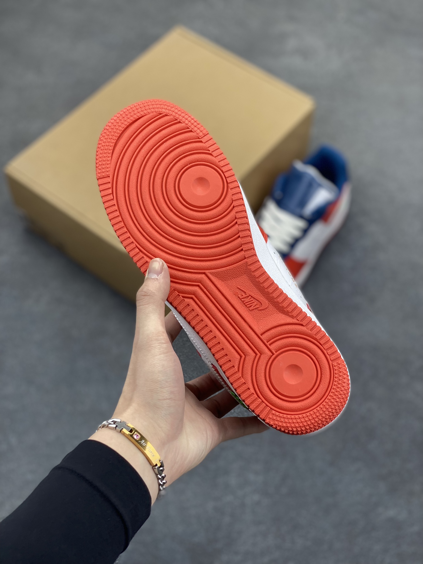 图片[5]-福利特价 NK Air Force 1 空军一号 LV联名 原楦头原纸板 打造纯正空军版型#专注外贸渠道 全掌内置蜂窝气垫 #原盒配件 原厂中底钢印、拉帮完美 货号：1A9V79 尺码：36 36.5 37.5 38 38.5 39 40 40.5 41 42 42.5 43 44 44.5 45-选品中心