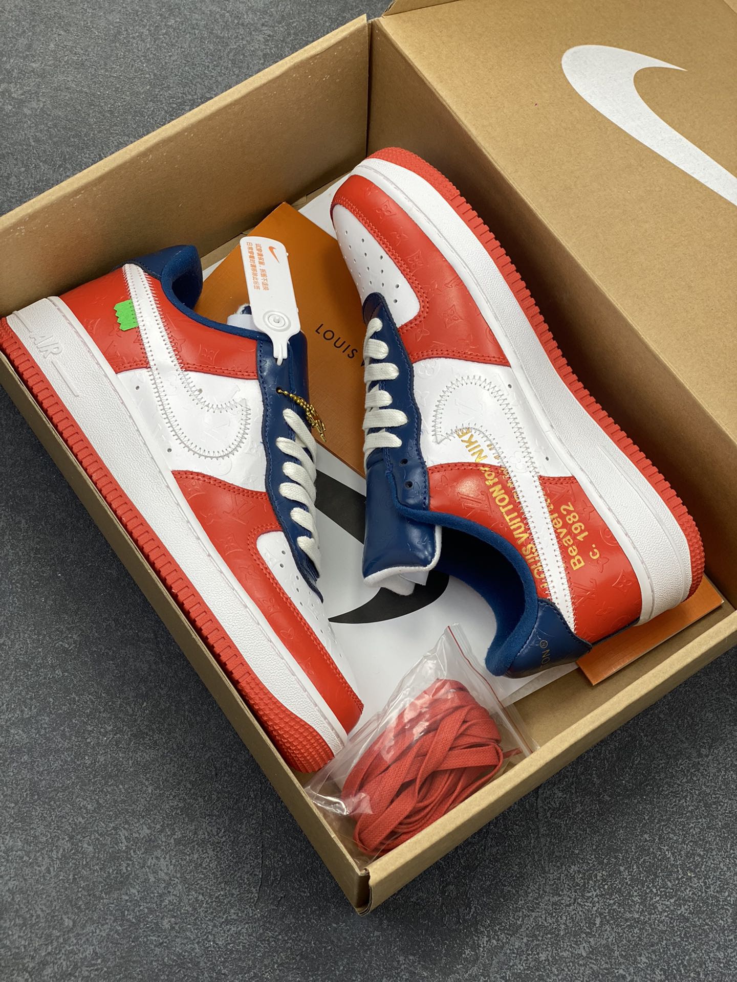 图片[9]-福利特价 NK Air Force 1 空军一号 LV联名 原楦头原纸板 打造纯正空军版型#专注外贸渠道 全掌内置蜂窝气垫 #原盒配件 原厂中底钢印、拉帮完美 货号：1A9V79 尺码：36 36.5 37.5 38 38.5 39 40 40.5 41 42 42.5 43 44 44.5 45-选品中心