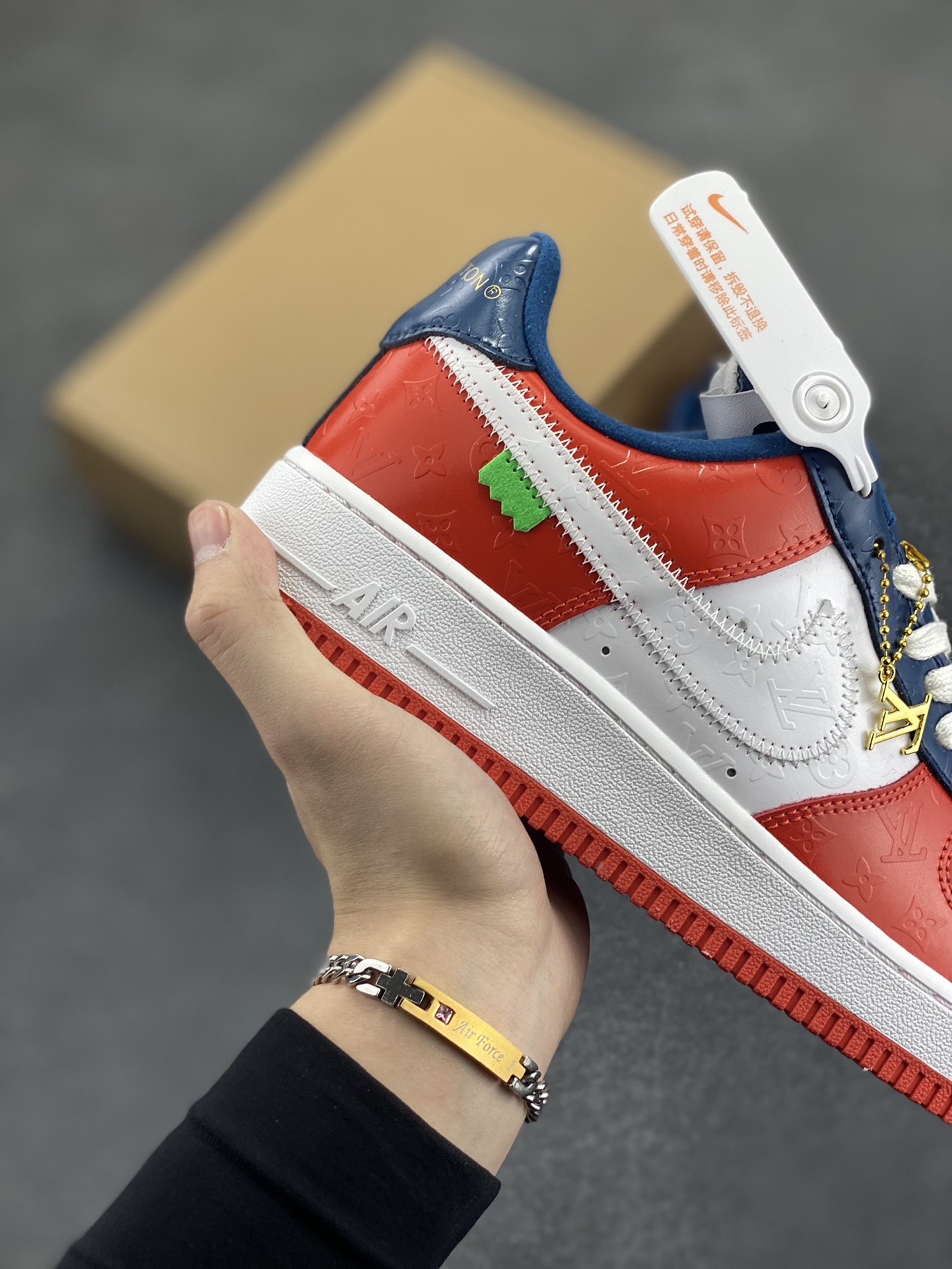 图片[6]-福利特价 NK Air Force 1 空军一号 LV联名 原楦头原纸板 打造纯正空军版型#专注外贸渠道 全掌内置蜂窝气垫 #原盒配件 原厂中底钢印、拉帮完美 货号：1A9V79 尺码：36 36.5 37.5 38 38.5 39 40 40.5 41 42 42.5 43 44 44.5 45-选品中心