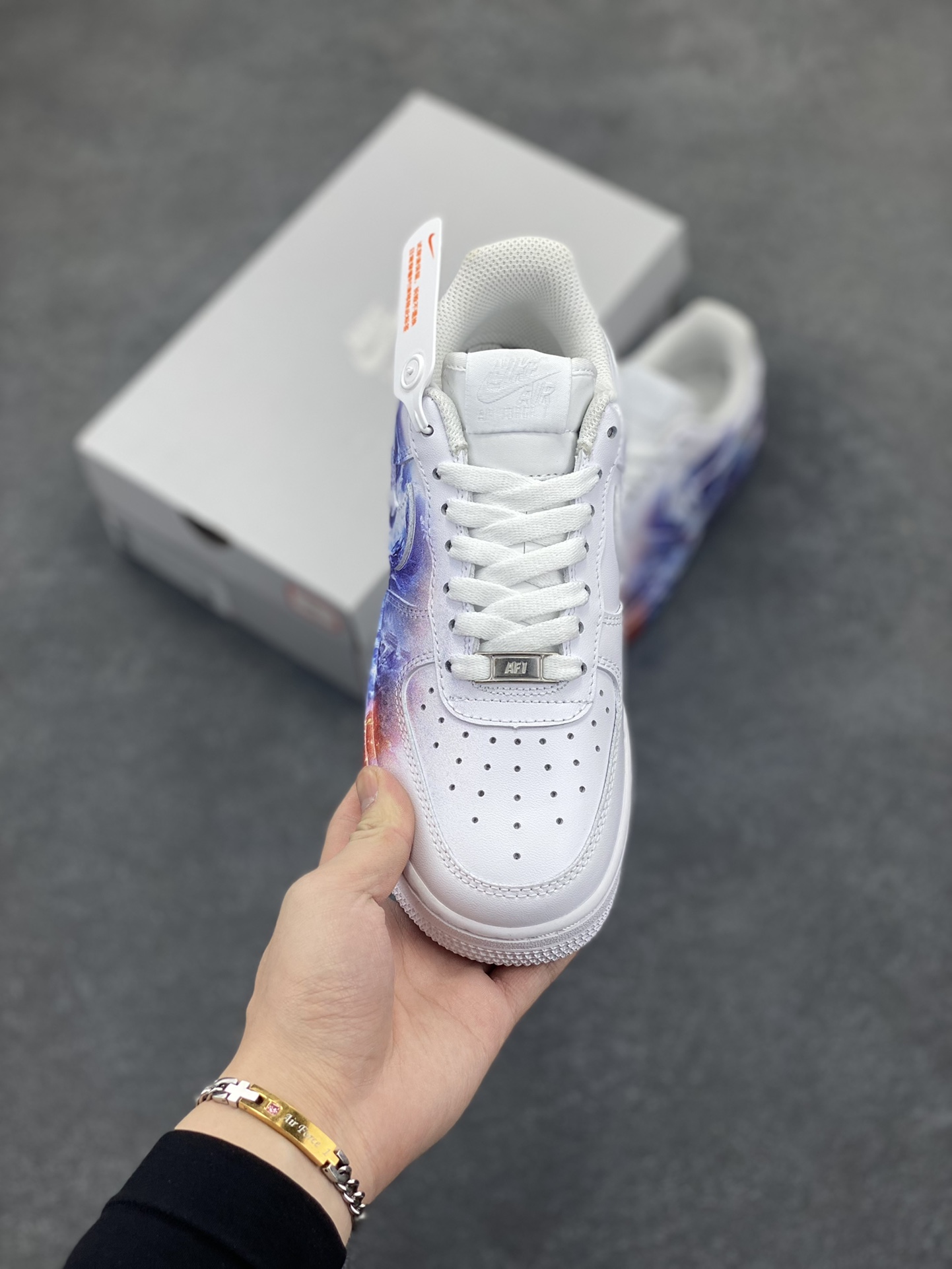 图片[2]-Air Force 1 Low 哪吒手绘涂鸦 原楦头原纸板 打造纯正空军版型 #专注外贸渠道 全掌内置蜂窝气垫 #原盒配件 原厂中底钢印、拉帮完美 货号：DD8959-100 尺码：36 36.5 37.5 38 38.5 39 40 40.5 41 42 42.5 43 44 44.5 45-选品中心