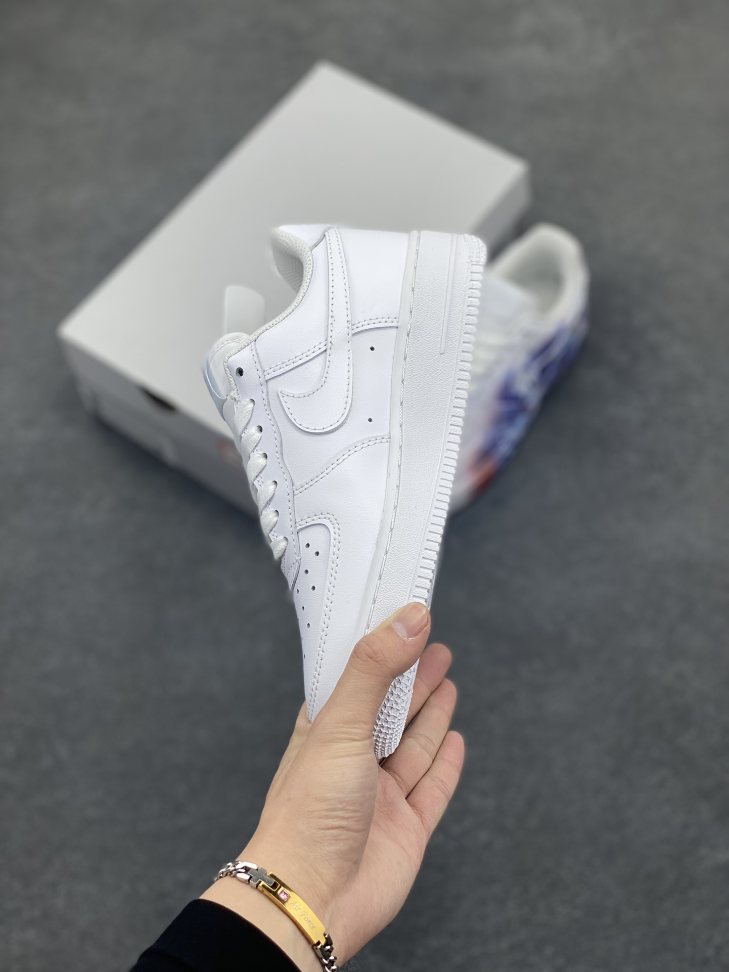 图片[3]-Air Force 1 Low 哪吒手绘涂鸦 原楦头原纸板 打造纯正空军版型 #专注外贸渠道 全掌内置蜂窝气垫 #原盒配件 原厂中底钢印、拉帮完美 货号：DD8959-100 尺码：36 36.5 37.5 38 38.5 39 40 40.5 41 42 42.5 43 44 44.5 45-选品中心