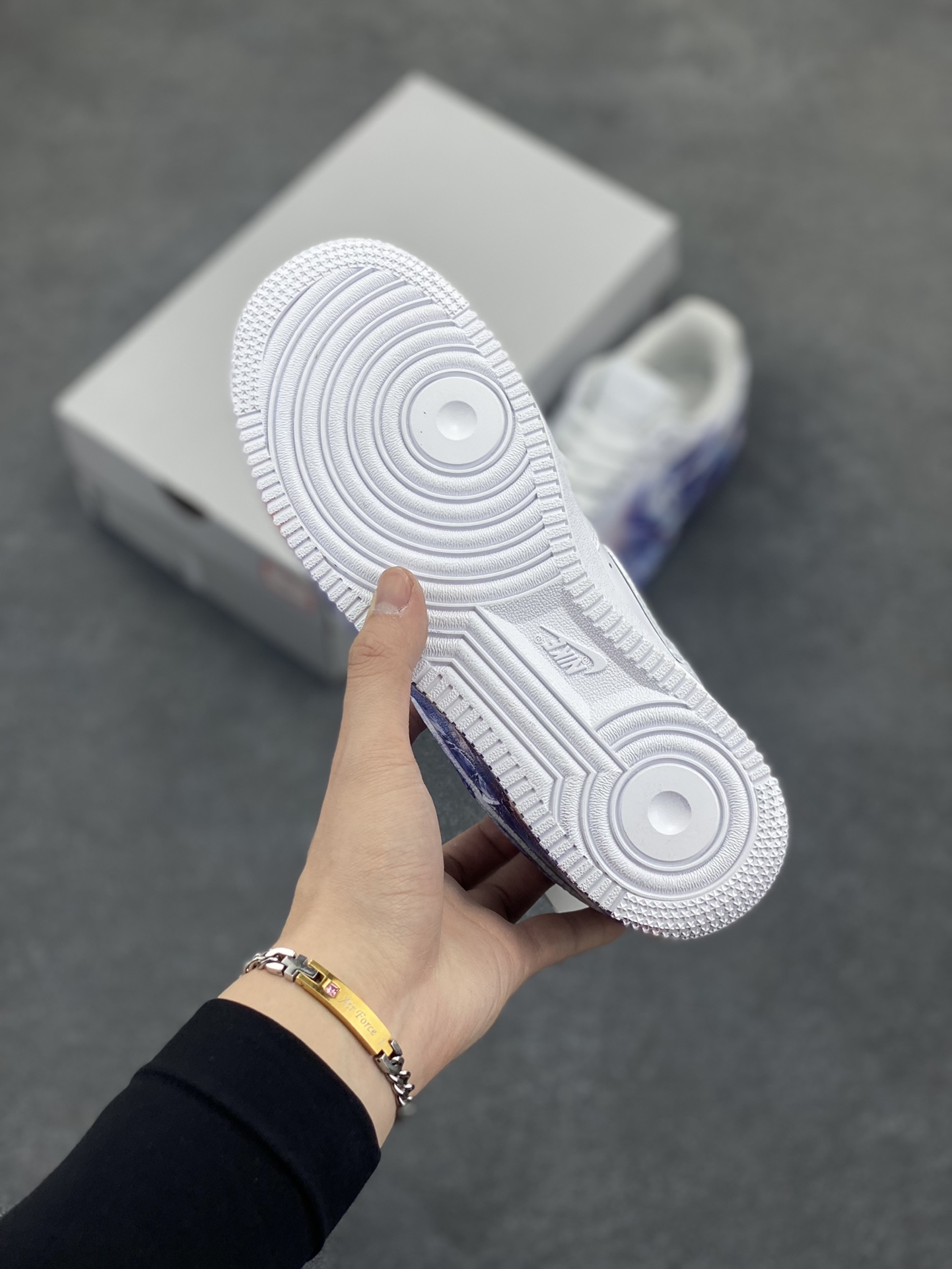 图片[5]-Air Force 1 Low 哪吒手绘涂鸦 原楦头原纸板 打造纯正空军版型 #专注外贸渠道 全掌内置蜂窝气垫 #原盒配件 原厂中底钢印、拉帮完美 货号：DD8959-100 尺码：36 36.5 37.5 38 38.5 39 40 40.5 41 42 42.5 43 44 44.5 45-选品中心