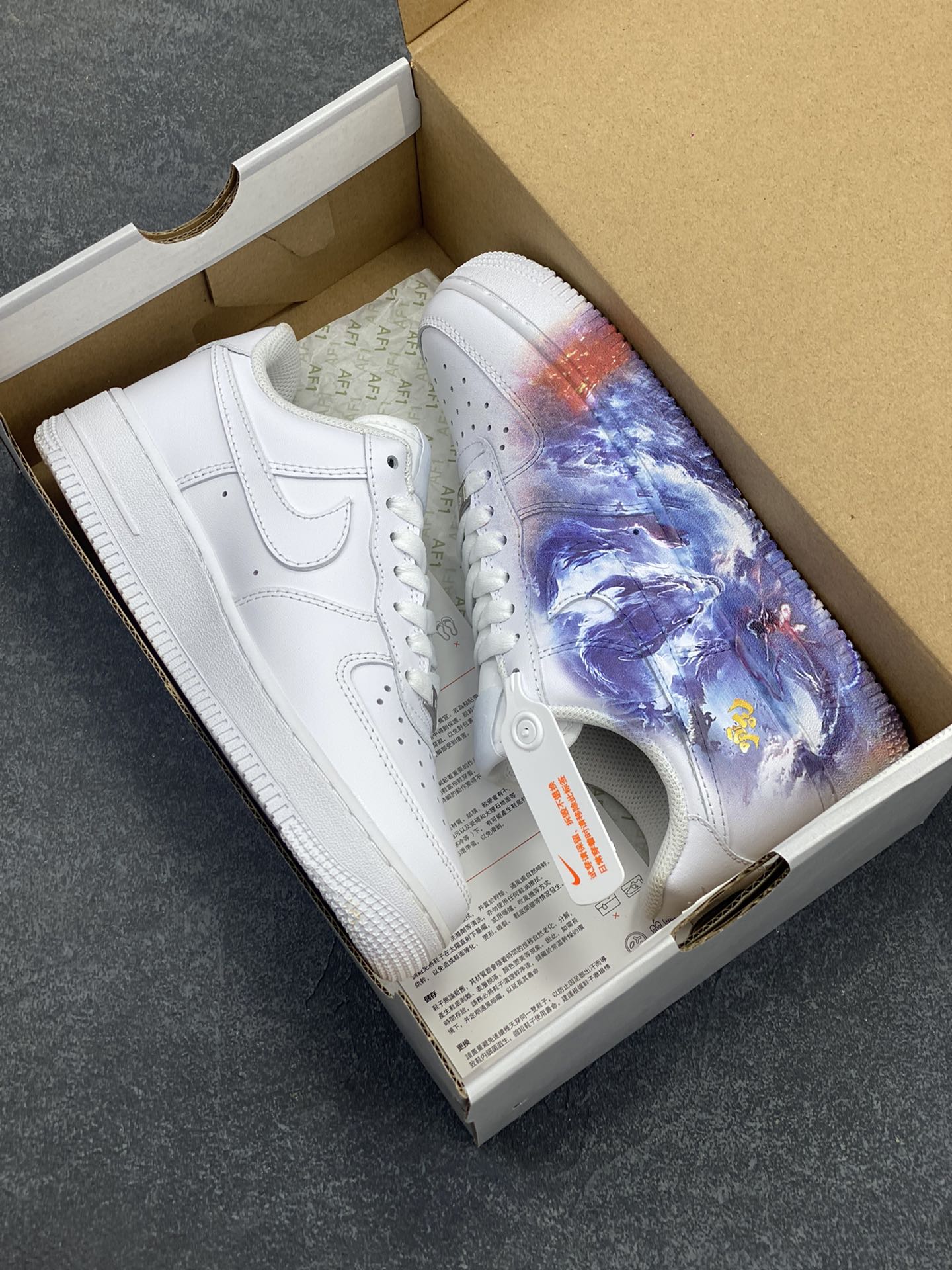 图片[9]-Air Force 1 Low 哪吒手绘涂鸦 原楦头原纸板 打造纯正空军版型 #专注外贸渠道 全掌内置蜂窝气垫 #原盒配件 原厂中底钢印、拉帮完美 货号：DD8959-100 尺码：36 36.5 37.5 38 38.5 39 40 40.5 41 42 42.5 43 44 44.5 45-选品中心