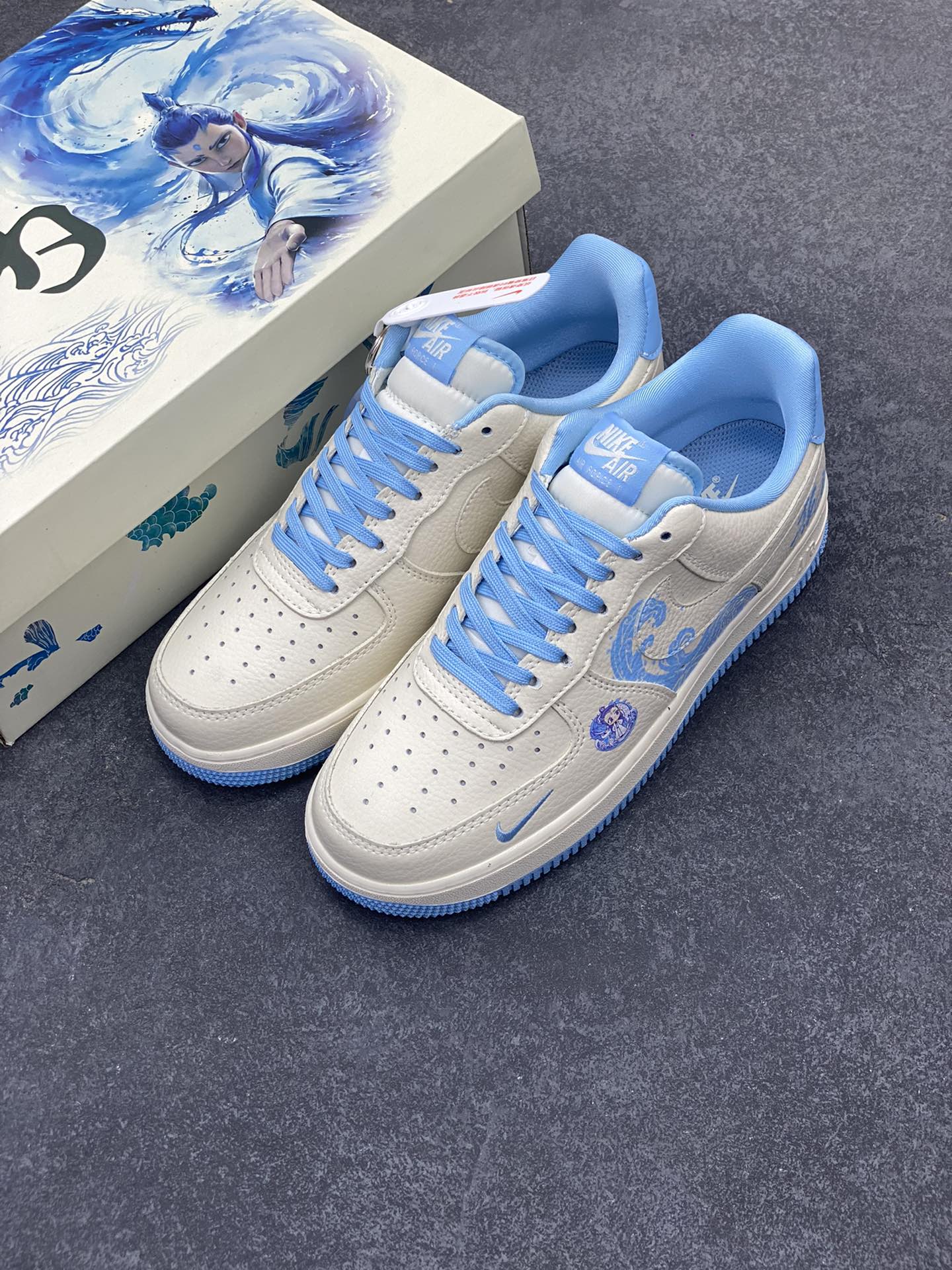 图片[8]-NIke Air Force 1 \’07 Low “哪吒联名——灵珠”空军一号 低帮 运动鞋 休闲鞋 折边针车 工艺难度大 原楦头原纸板 原装鞋盒 定制五金配件 内置全掌气垫 原厂鞋底 货号：KK1988-060 尺码：36 36.5 37.5 38 38.5 39 40 40.5 41 42 42.5 43 44 44.5 45-选品中心