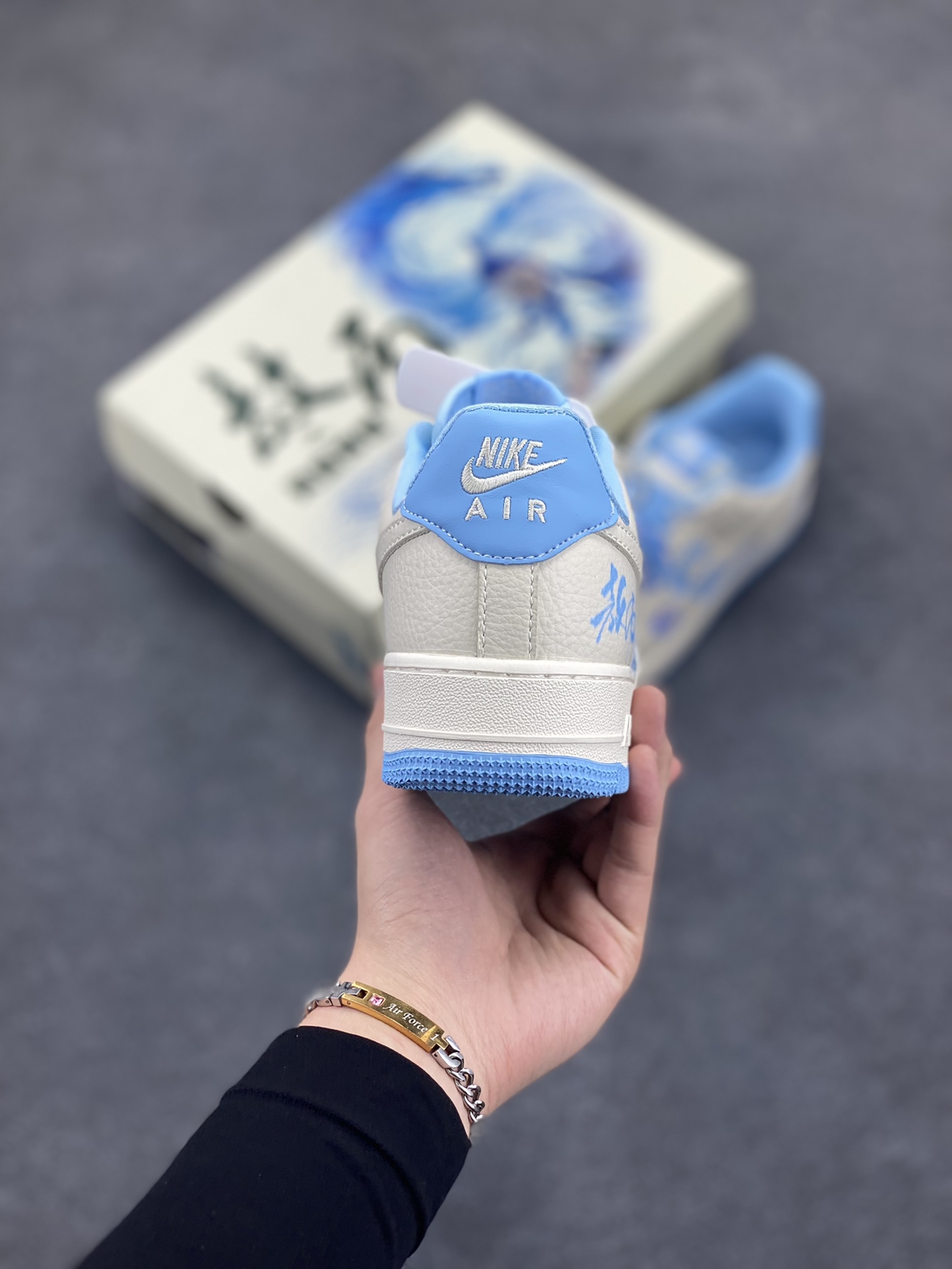 图片[4]-NIke Air Force 1 \’07 Low “哪吒联名——灵珠”空军一号 低帮 运动鞋 休闲鞋 折边针车 工艺难度大 原楦头原纸板 原装鞋盒 定制五金配件 内置全掌气垫 原厂鞋底 货号：KK1988-060 尺码：36 36.5 37.5 38 38.5 39 40 40.5 41 42 42.5 43 44 44.5 45-选品中心