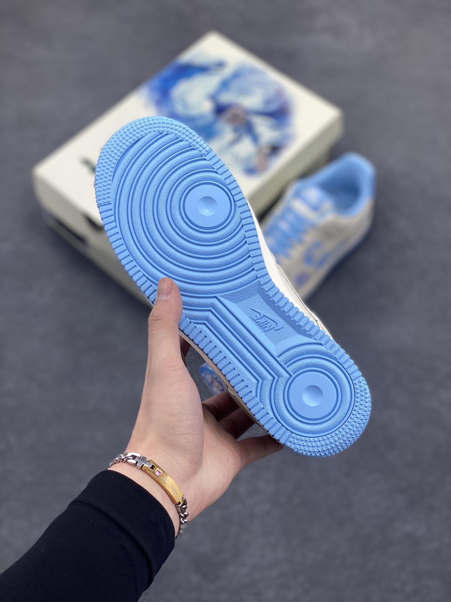 图片[5]-NIke Air Force 1 \’07 Low “哪吒联名——灵珠”空军一号 低帮 运动鞋 休闲鞋 折边针车 工艺难度大 原楦头原纸板 原装鞋盒 定制五金配件 内置全掌气垫 原厂鞋底 货号：KK1988-060 尺码：36 36.5 37.5 38 38.5 39 40 40.5 41 42 42.5 43 44 44.5 45-选品中心