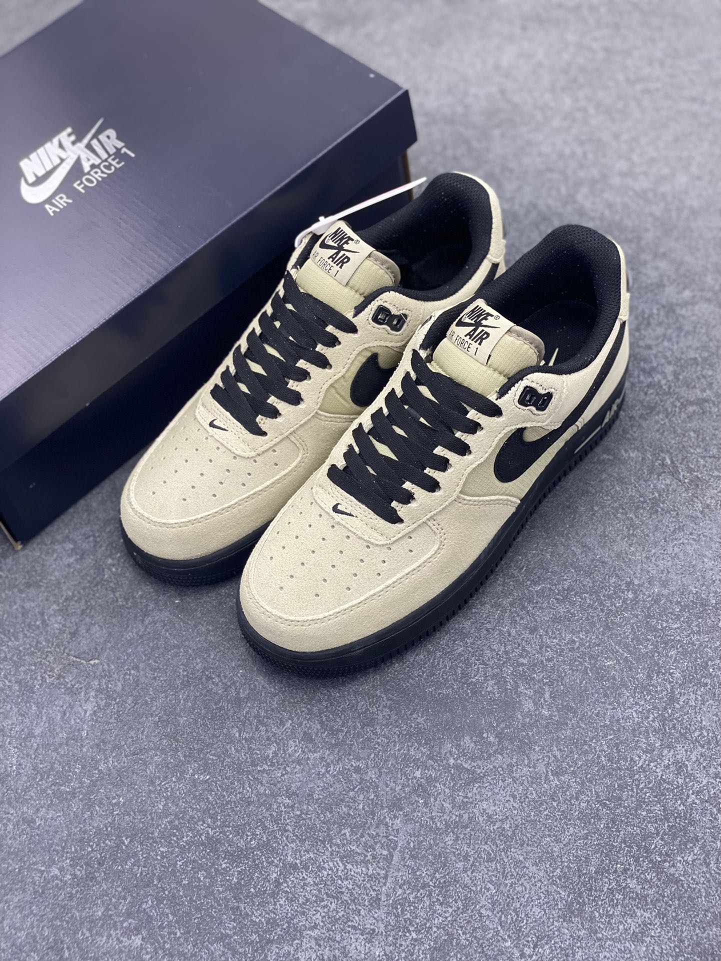 图片[8]-Air Force 1 Low 黑棕 原楦头原纸板 打造纯正空军版型 #专注外贸渠道 全掌内置蜂窝气垫 #原盒配件 原厂中底钢印、拉帮完美 货号：HV6526-200 尺码：36 36.5 37.5 38 38.5 39 40 40.5 41 42 42.5 43 44 44.5 45-选品中心