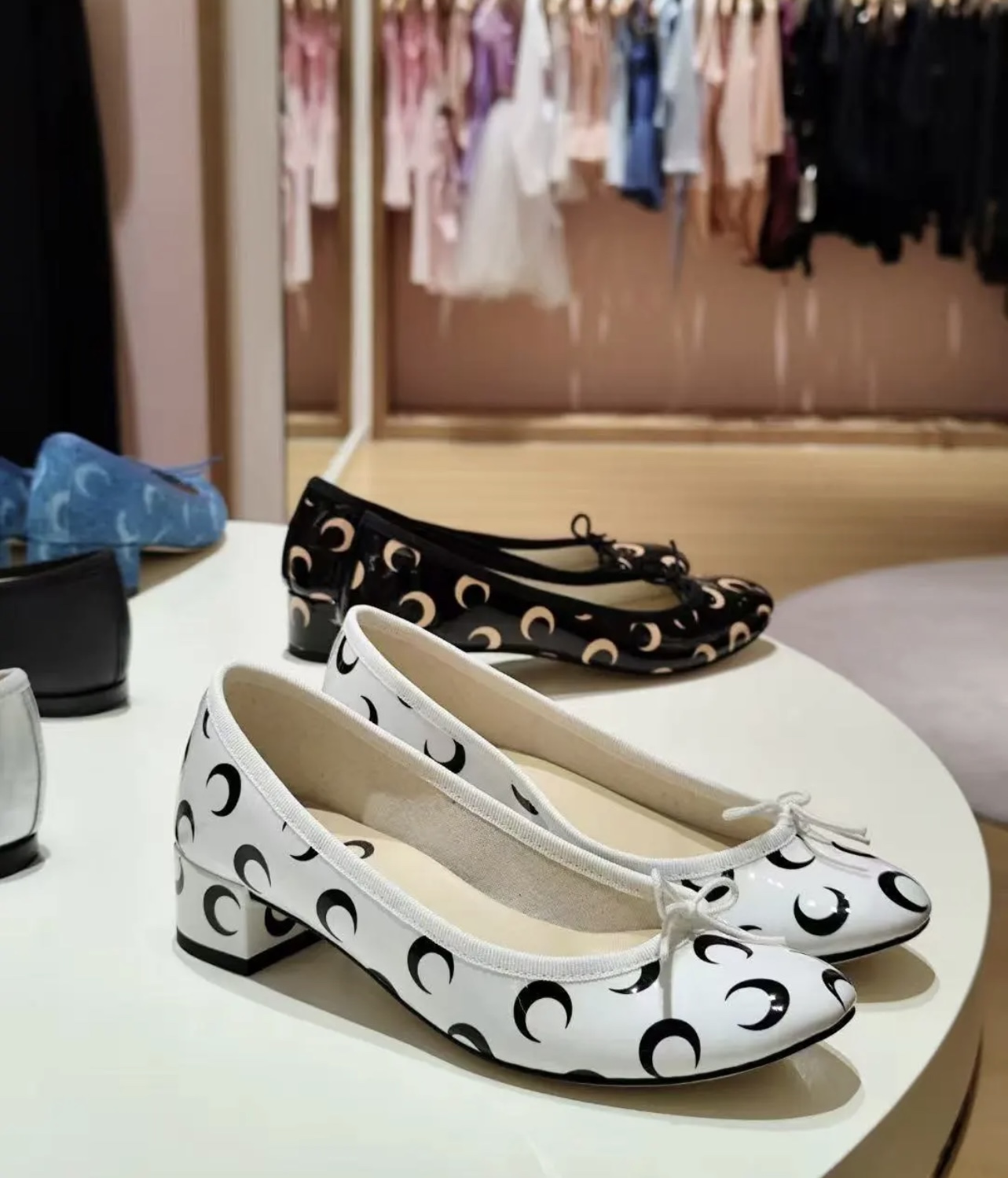 NO:238885,Unique, fashionable, simple!  How can you combine it with so many beautiful adjectives, ballet shoes19860909独特 时髦 简约！ 怎么可以和那么多美好的形容词结合一起,芭蕾舞鞋,Women's Shoes