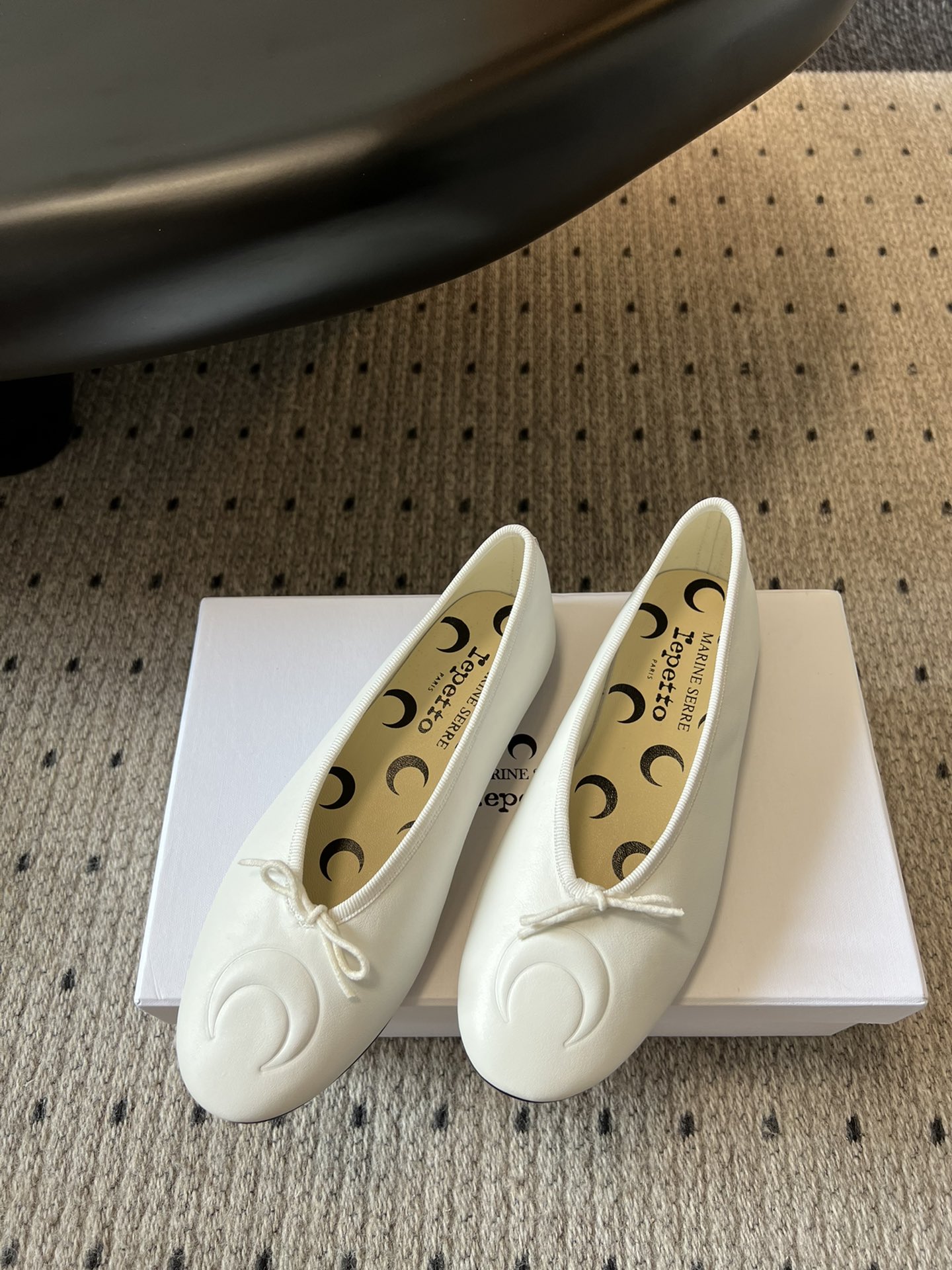 Marine Serre x Repetto Collaboration: Moon-Inspired Ballet Shoes in Unique Colors - 图片 7