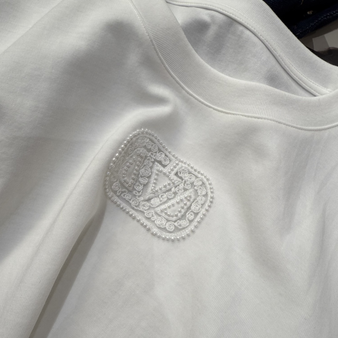 Fashion Update: P449 Female Suit & Warren T-shirt Spring Collection Highlights - 图片 6