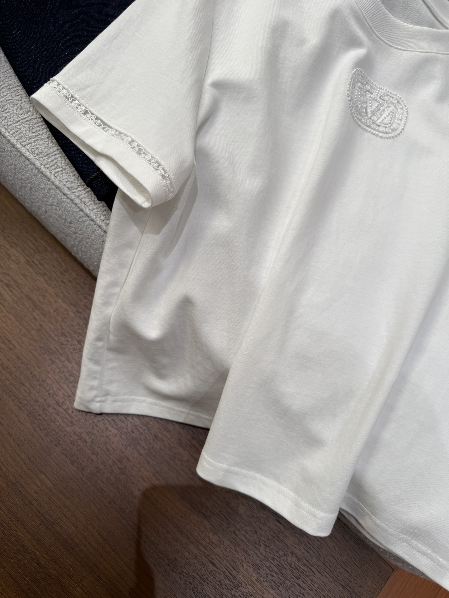 Fashion Update: P449 Female Suit & Warren T-shirt Spring Collection Highlights - 图片 7