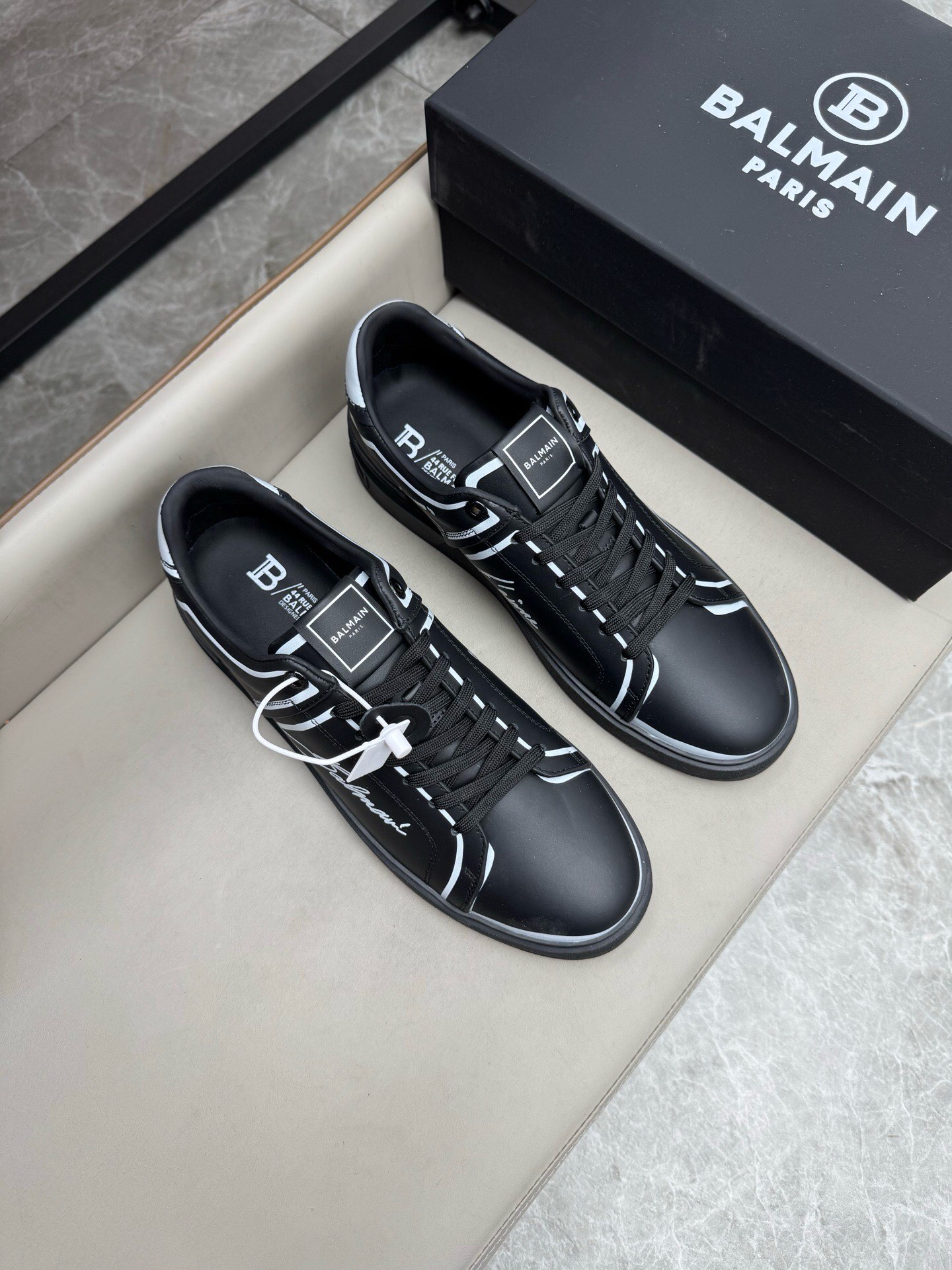 NO:222400,Brand BALMAIN Color Original Color Number 39-44 Customized 38.45.46 Price Material Balmain 2025 Men's Casual Shoes Original single-quality luxury material upper is imported soft cowhide comfortable breathable cowhide inner cowhide footbed. Handmade to create only for comfortable wearing experience original film outsole, Balmain, balmain, balmain, cowhide19860909品牌BALMAIN 颜色 原版配色 码数39-44定做38.45.46 价格 材质巴尔曼2025男士 休闲鞋 原单品质奢华选材鞋面采用进口柔软牛皮舒适透气牛皮内里牛皮垫脚 手工打造只为舒适的穿着体验原版开膜大底,巴尔曼,balmain,balmain,cowhide,Men's shoes