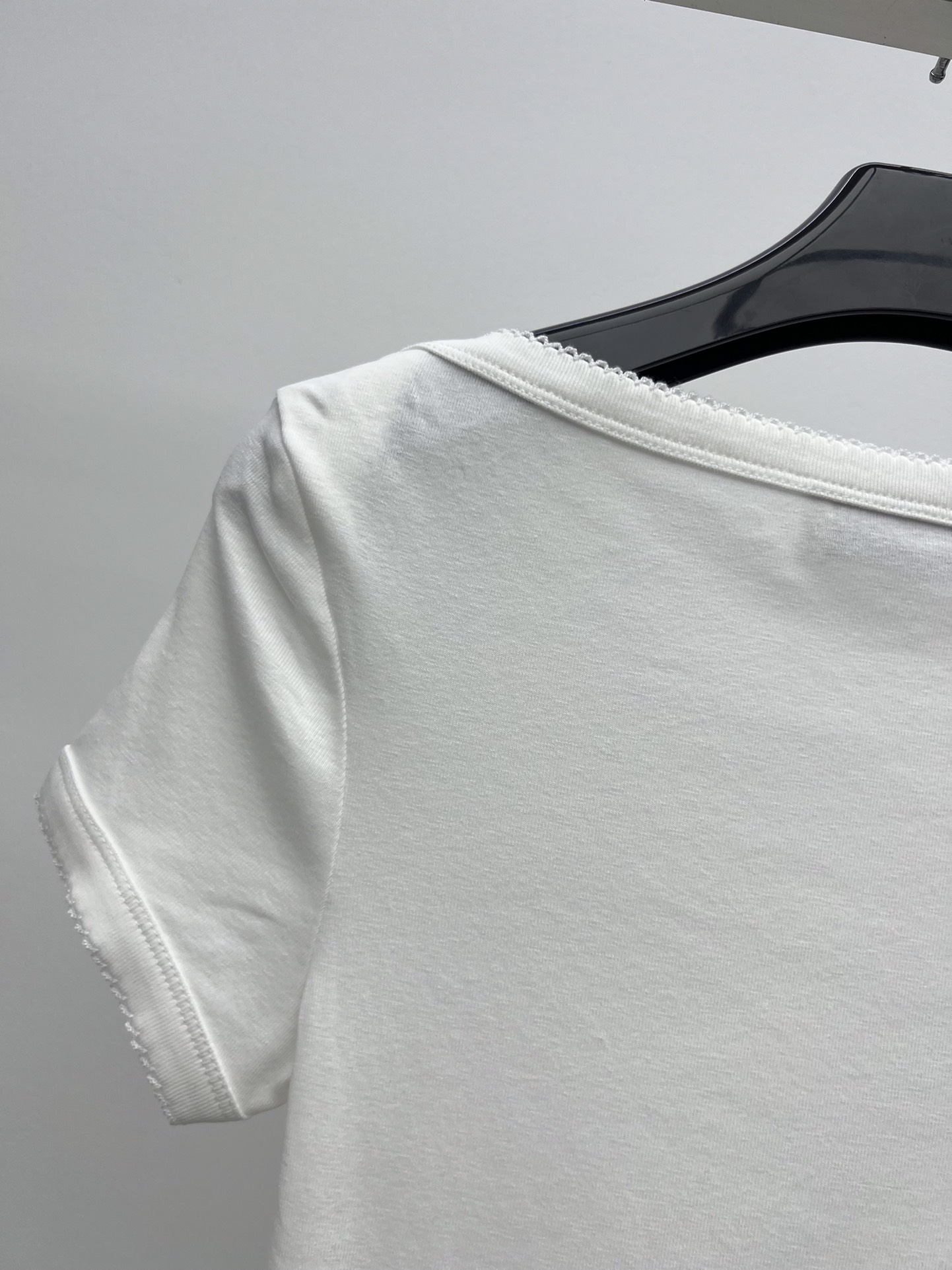 𝗠𝗜𝗨𝗠𝗜*小帆船花边连体衣
Petit Bateau X Miu Miu合作款
从简单而纯真的童装设计